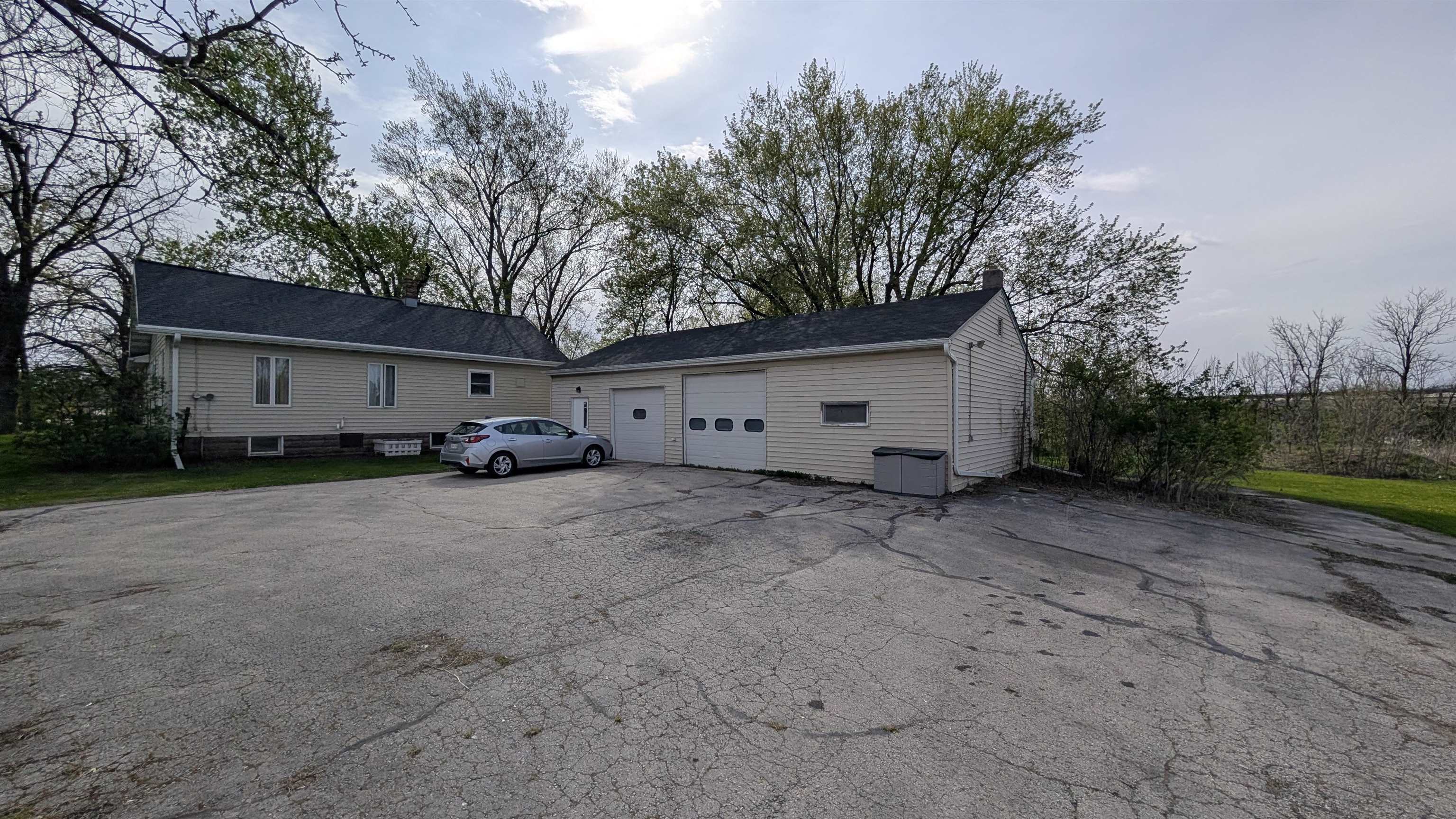 1251 MALONEY Road