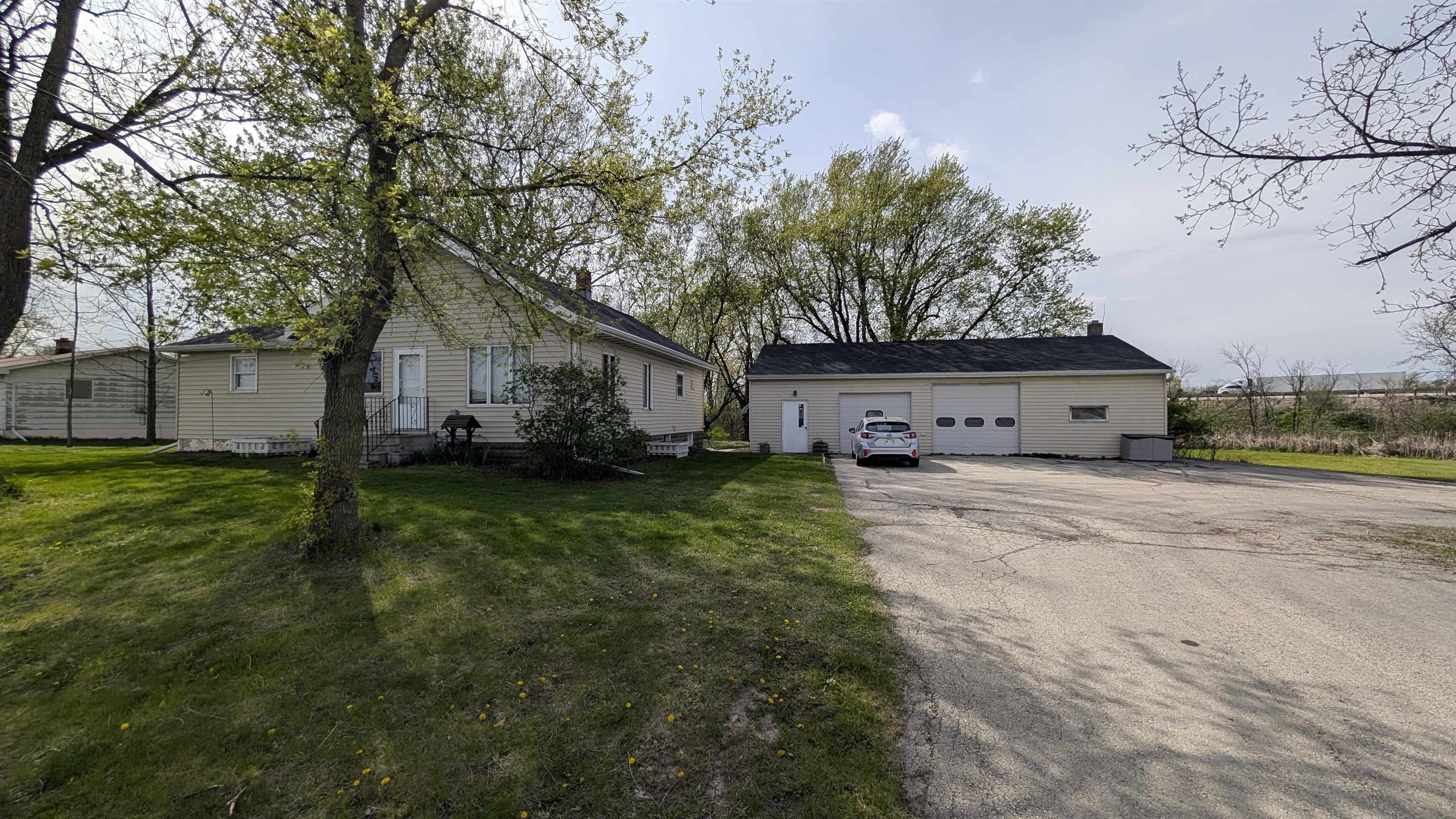 1251 MALONEY Road