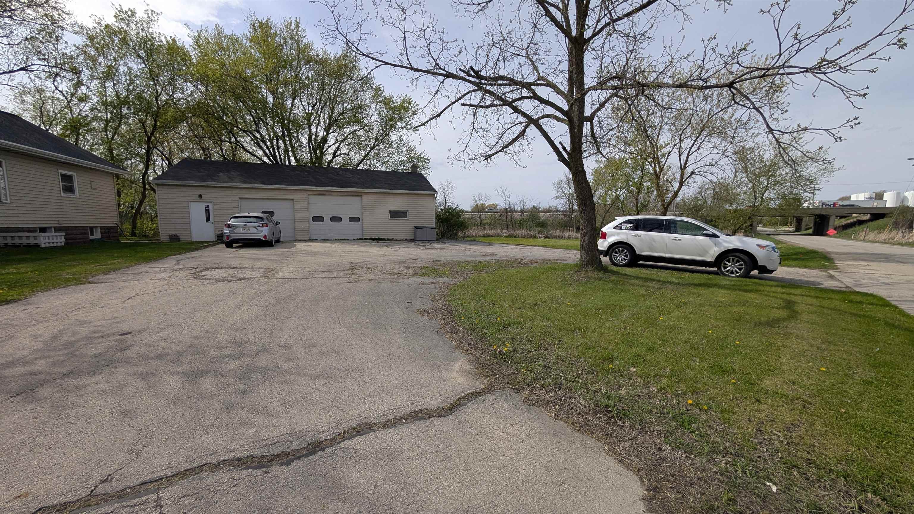 1251 MALONEY Road