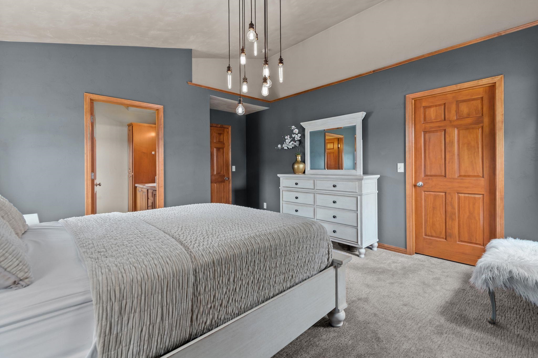 1578 LONE OAK Drive