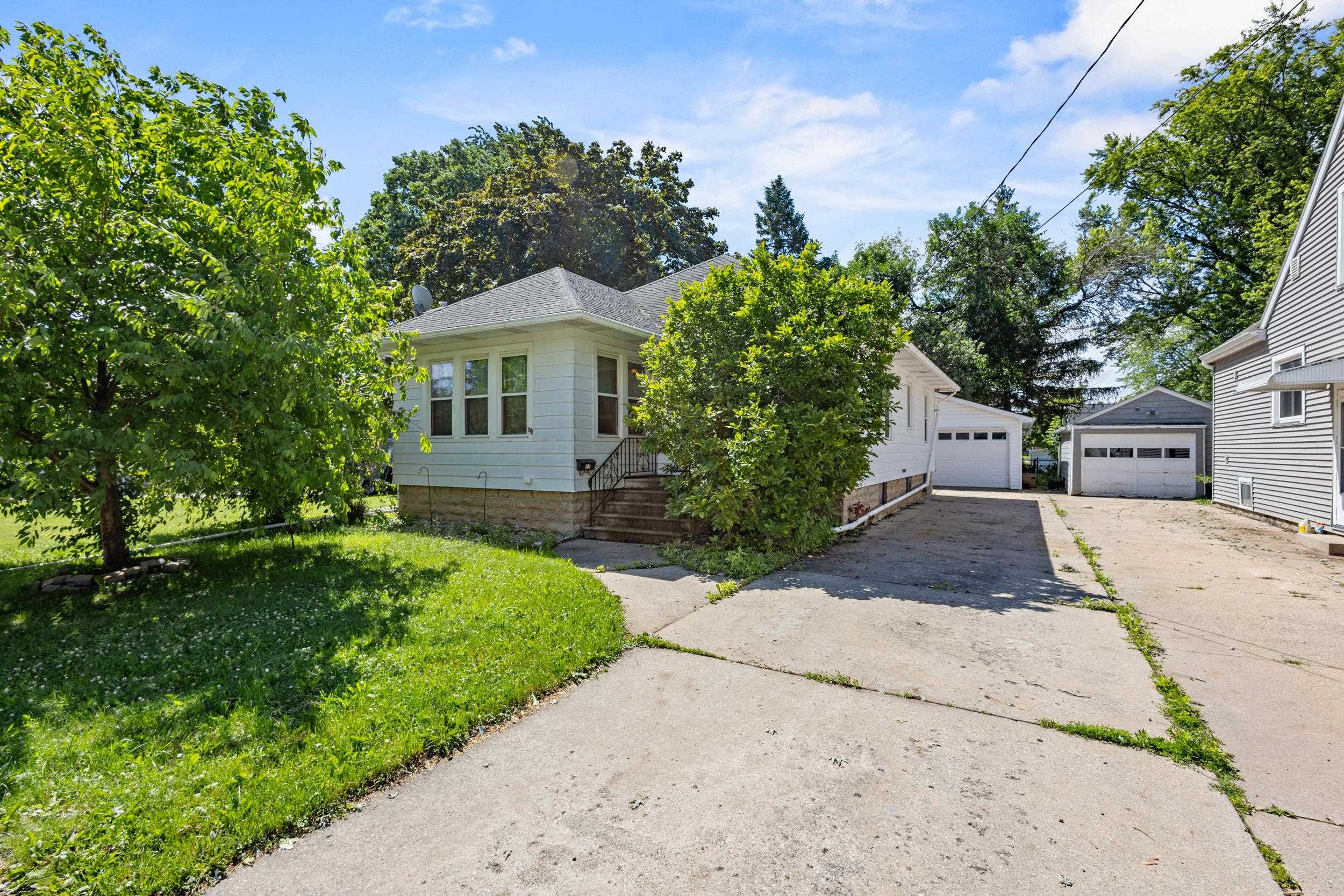 135 W 23RD Avenue