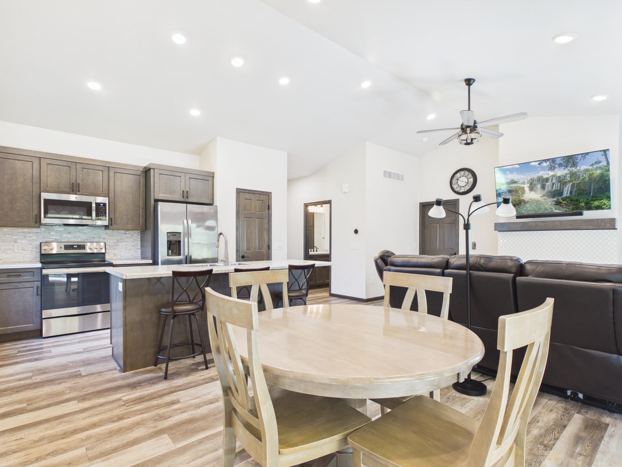3196 W RYEGRASS Drive