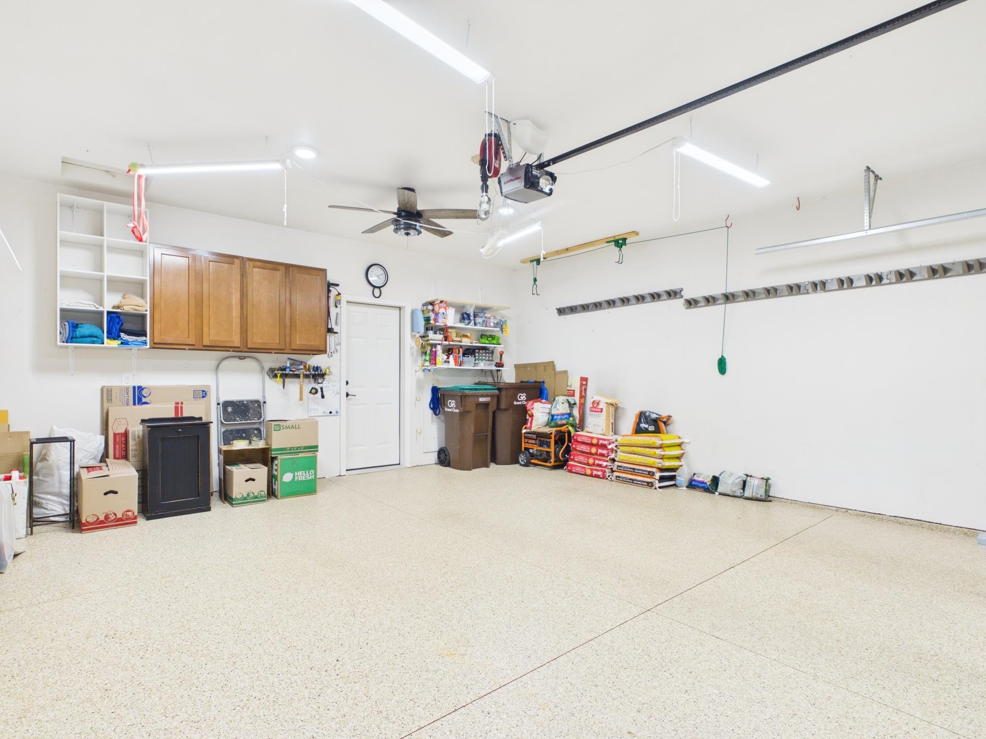 3196 W RYEGRASS Drive