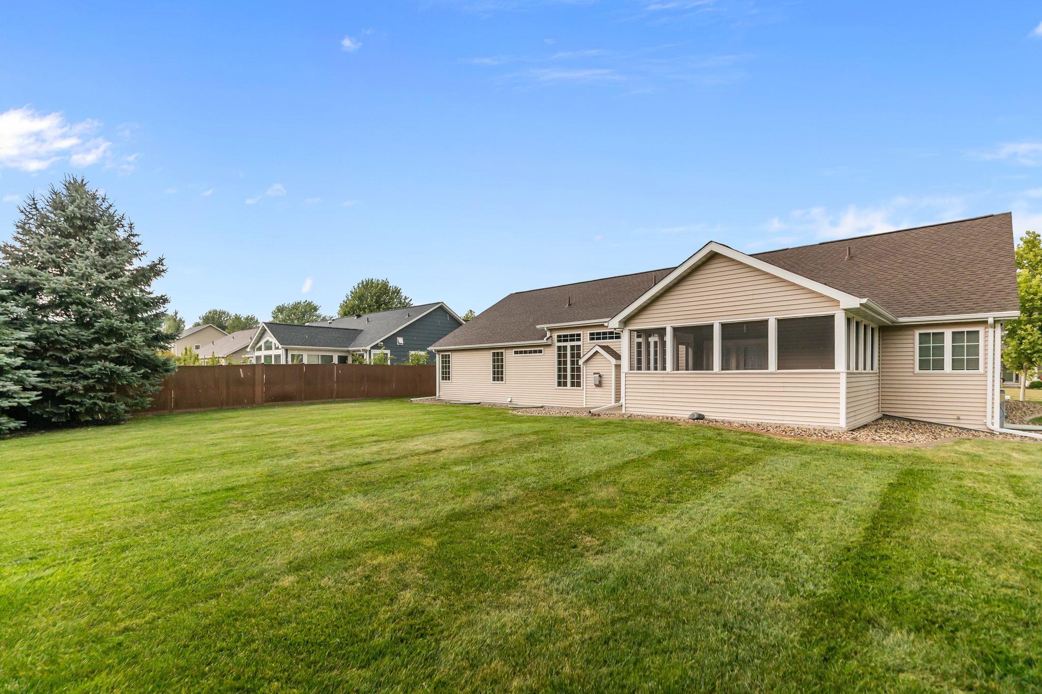4013 E BENVALLEY Drive