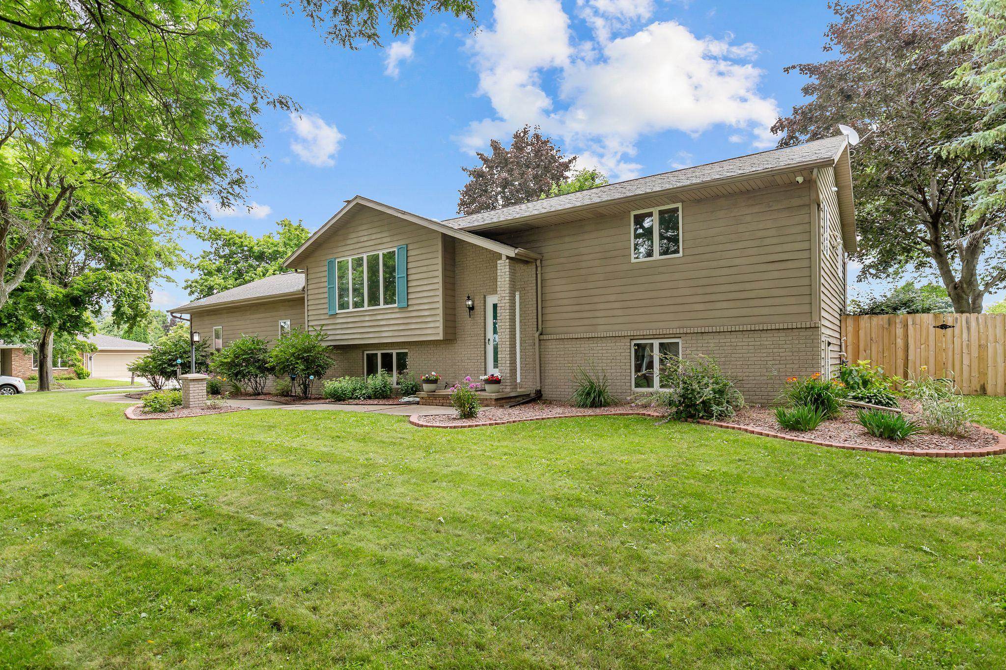 1400 S CHICKADEE Lane