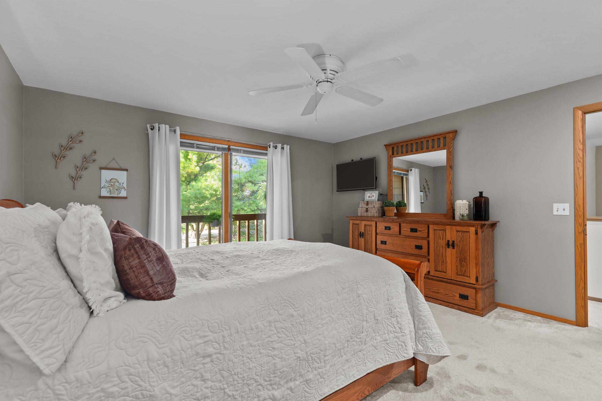905 E WINDFIELD Place Unit: C