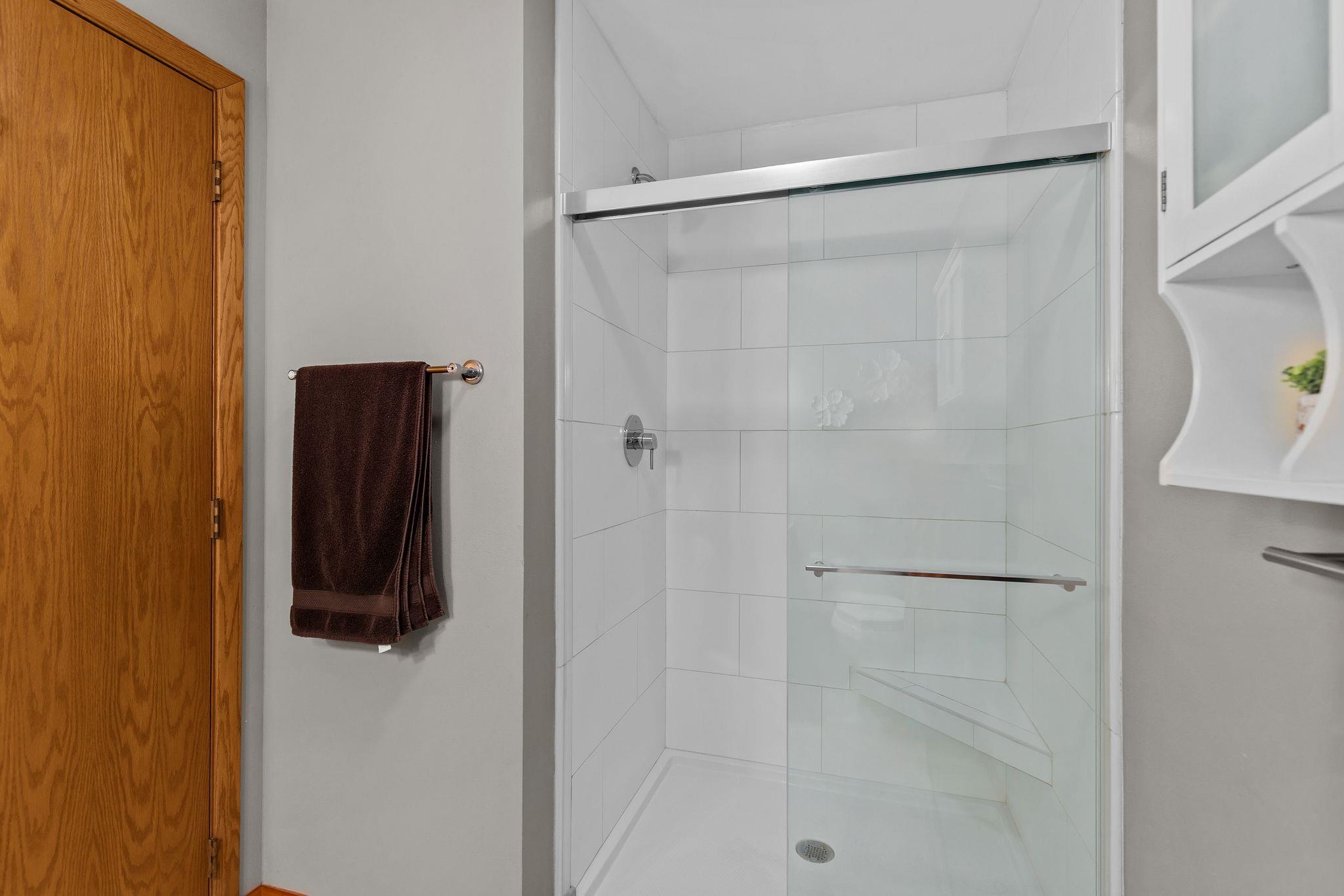 905 E WINDFIELD Place Unit: C