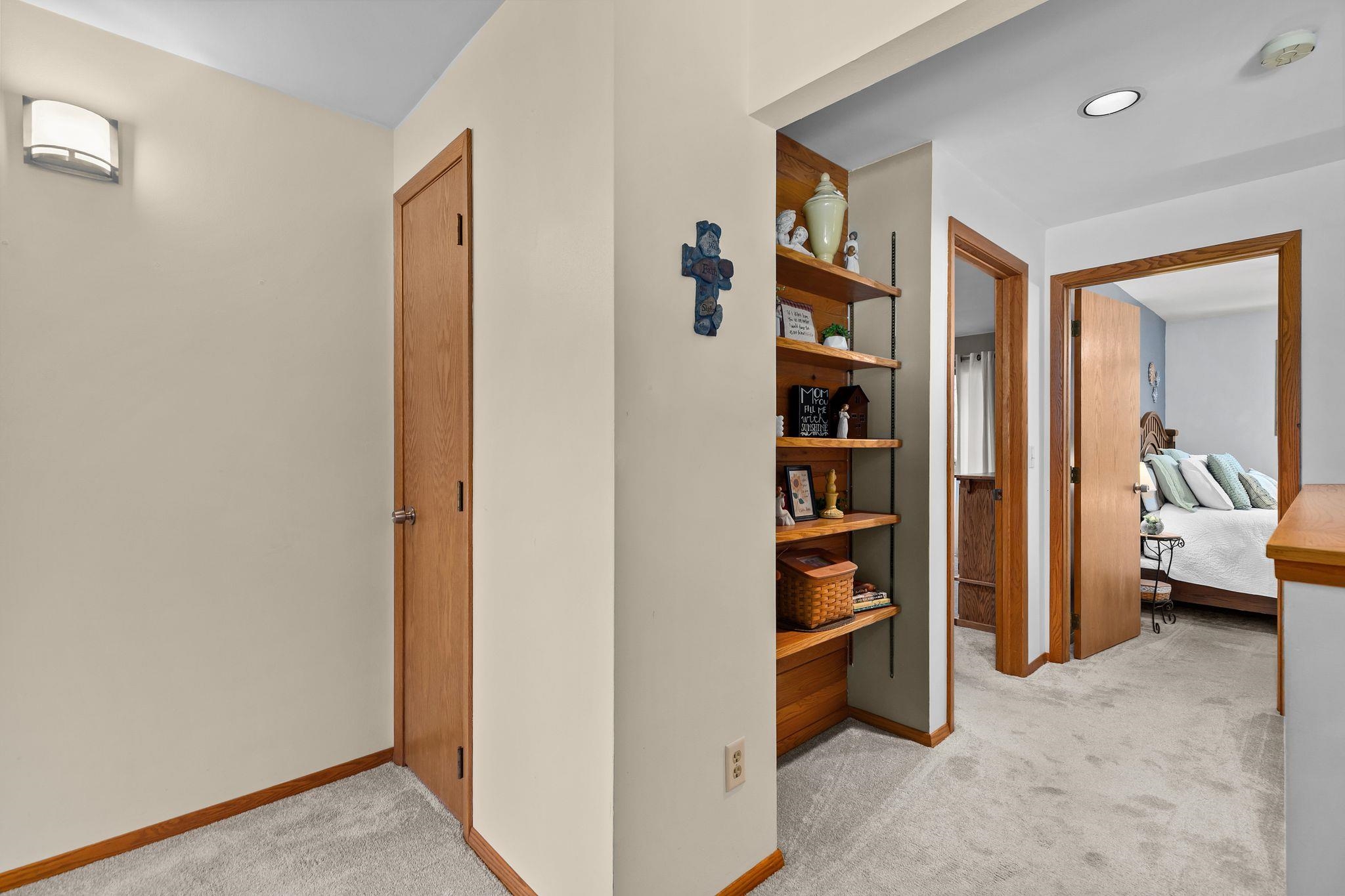 905 E WINDFIELD Place Unit: C