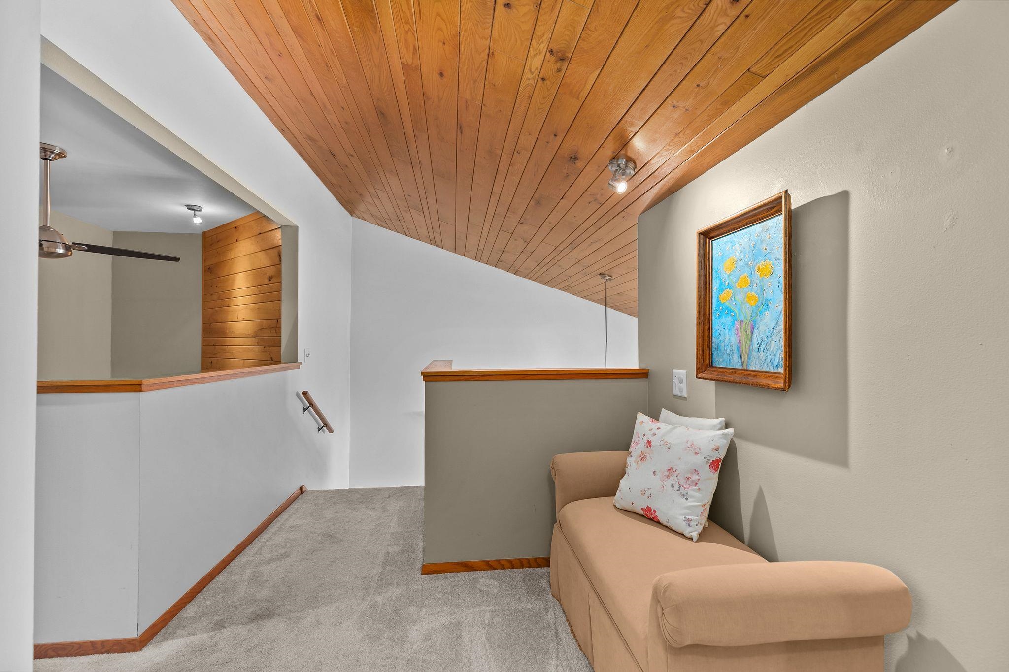 905 E WINDFIELD Place Unit: C