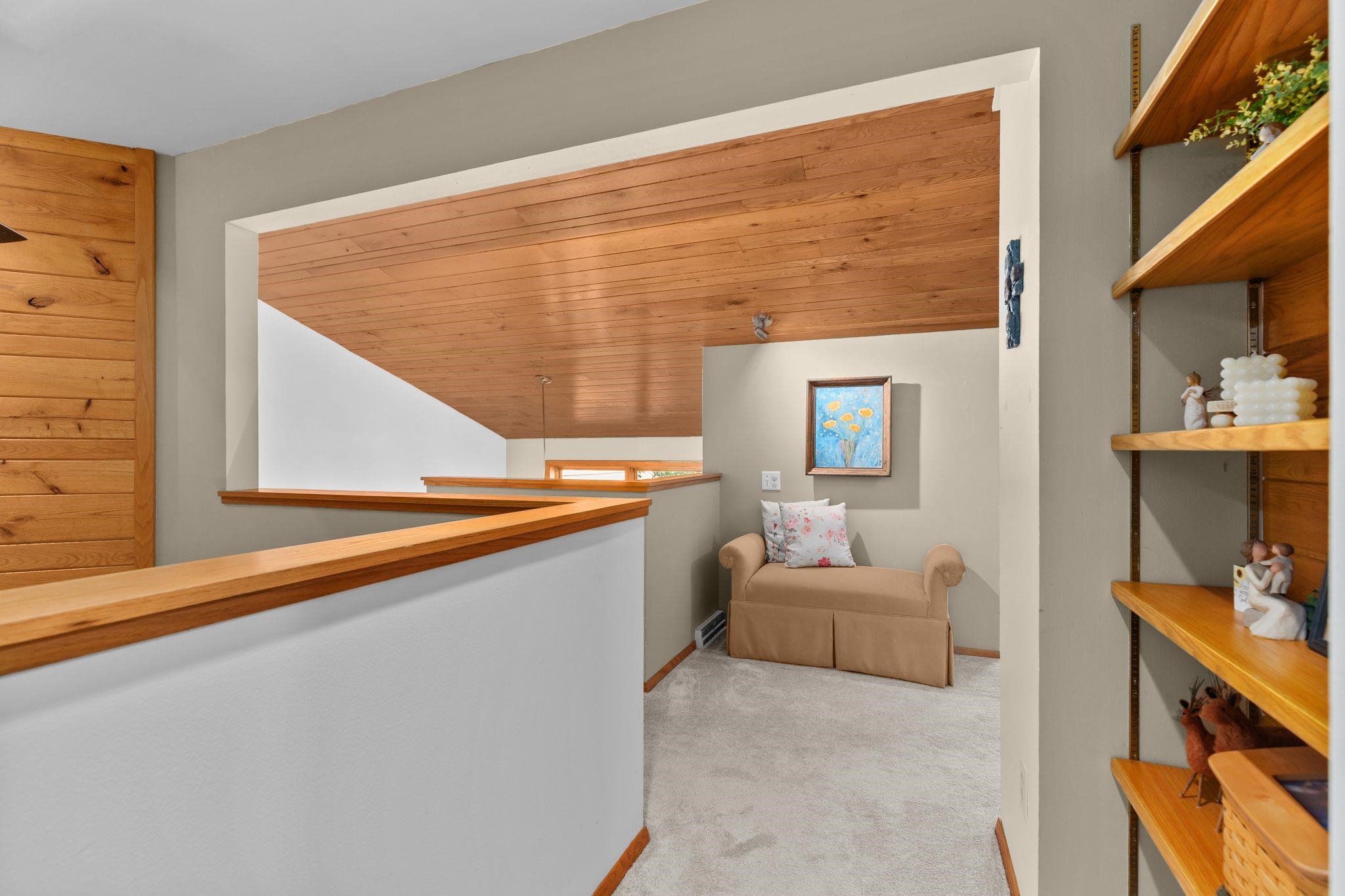 905 E WINDFIELD Place Unit: C