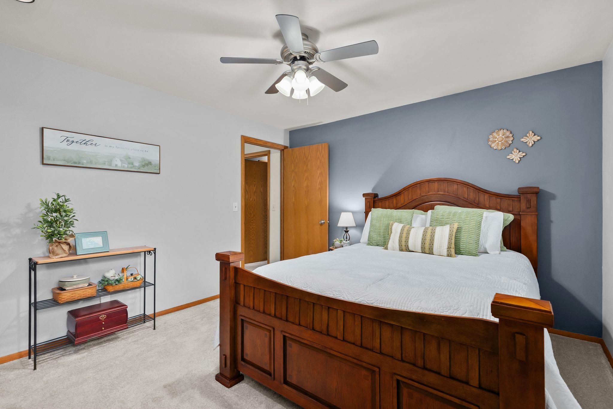 905 E WINDFIELD Place Unit: C