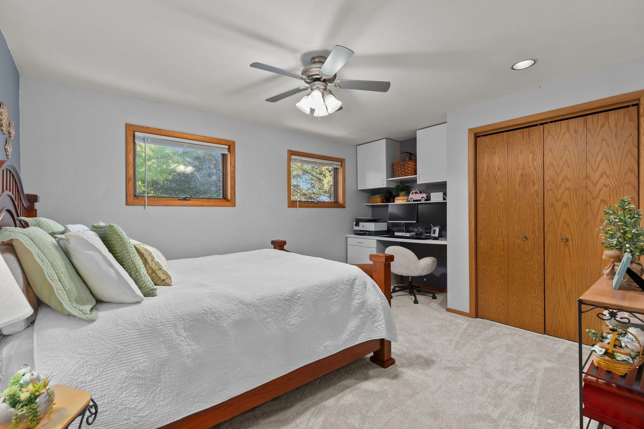 905 E WINDFIELD Place Unit: C