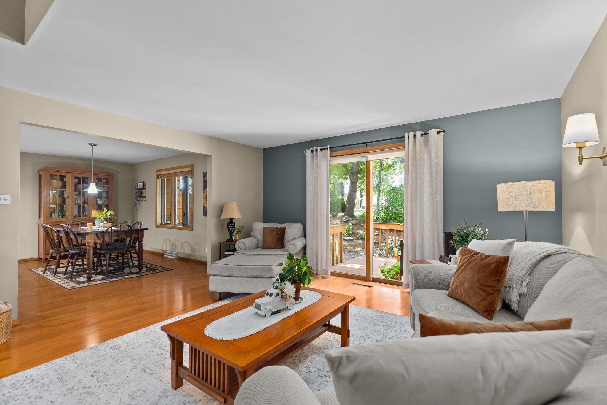 905 E WINDFIELD Place Unit: C