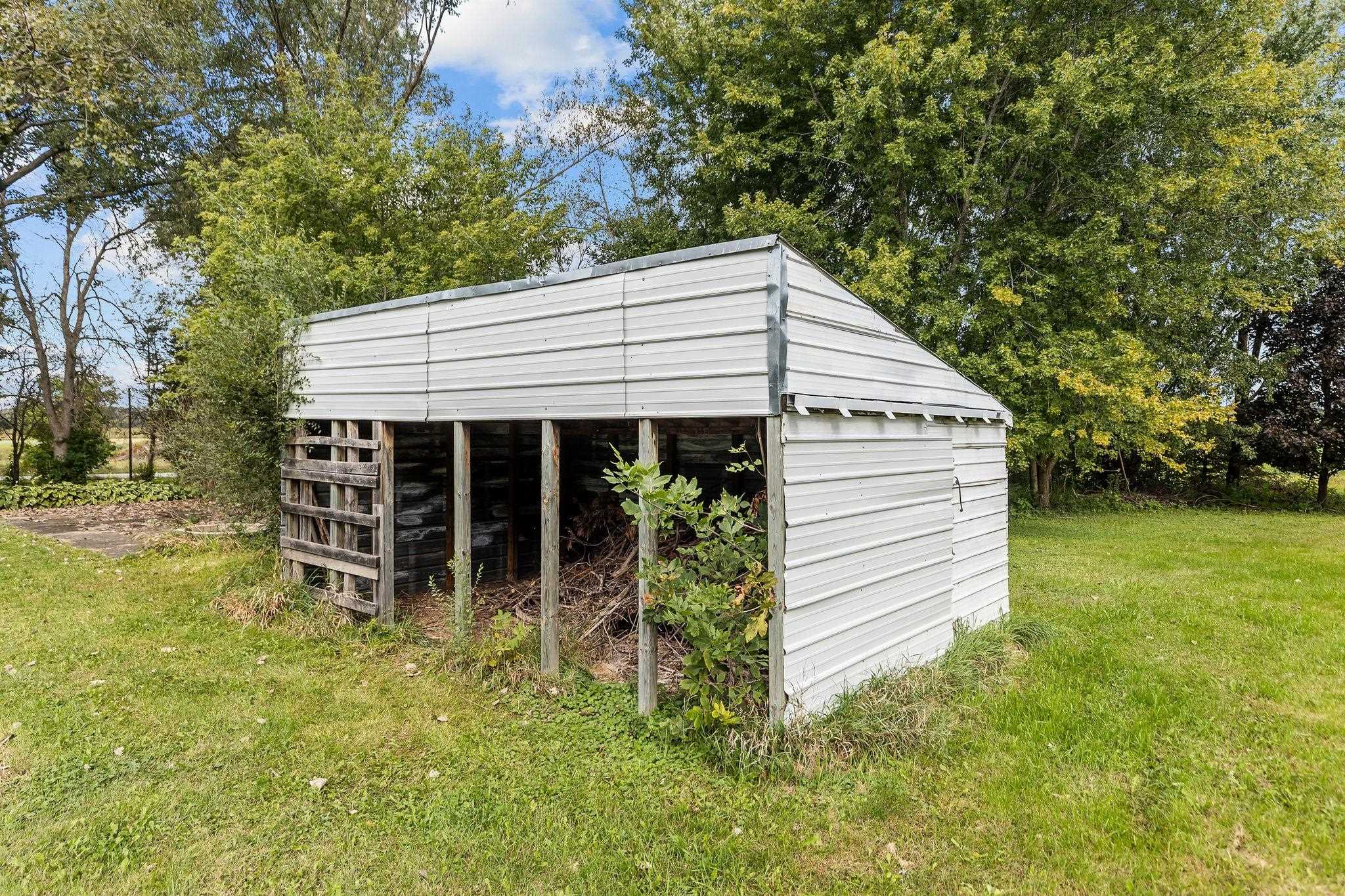 N4302 THOMPSON Road