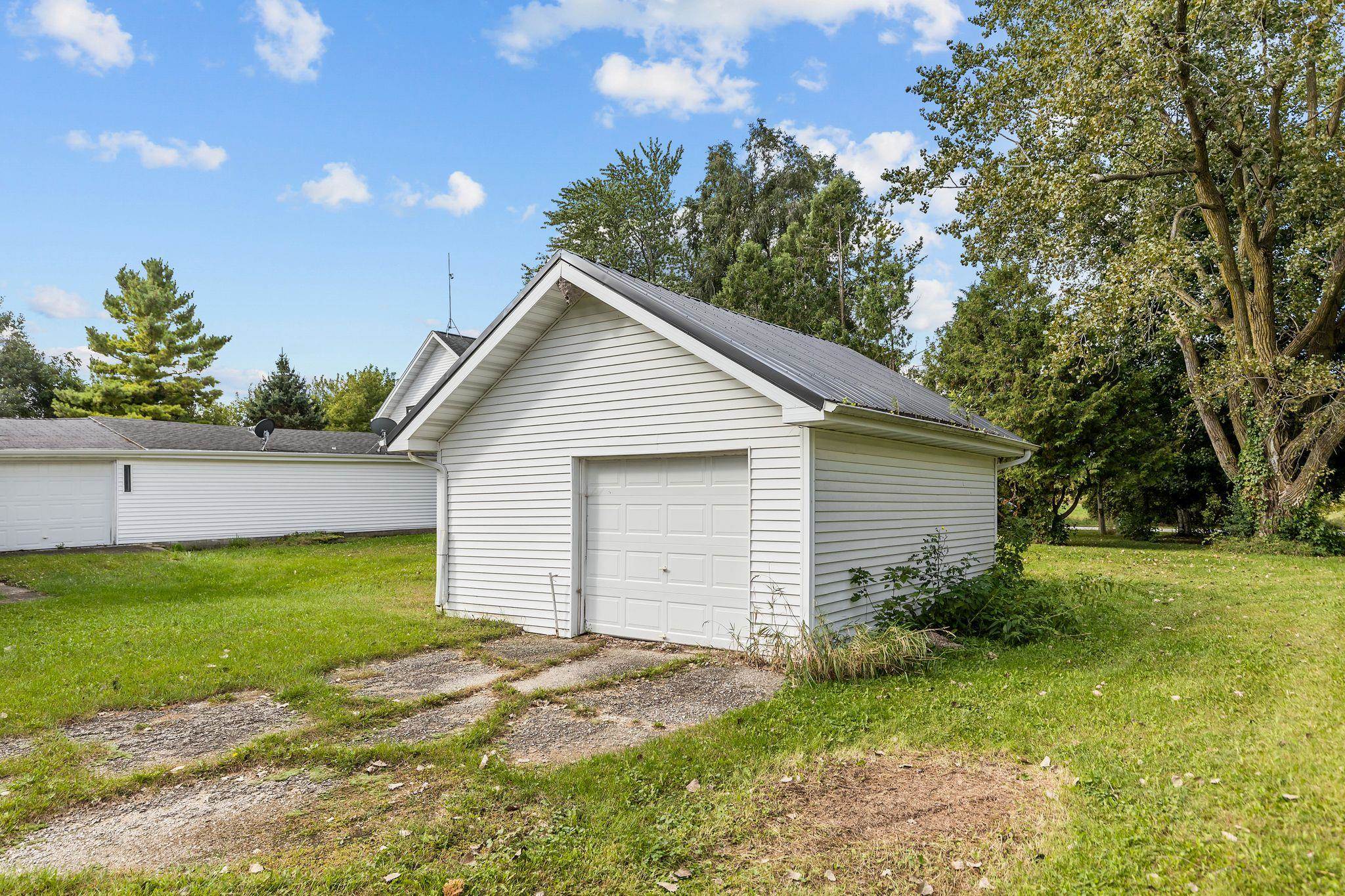 N4302 THOMPSON Road