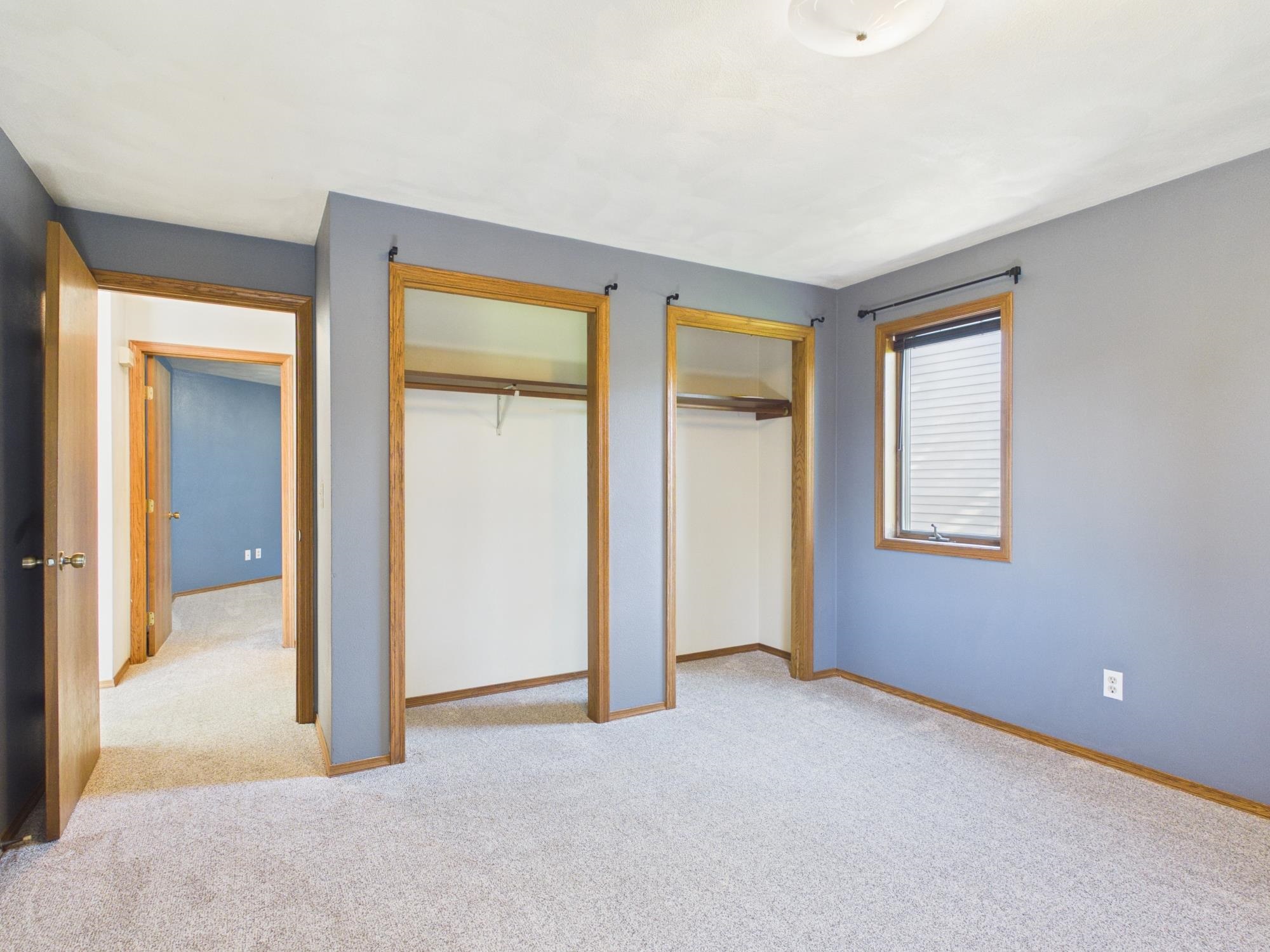 907 W RIDGEVIEW Drive