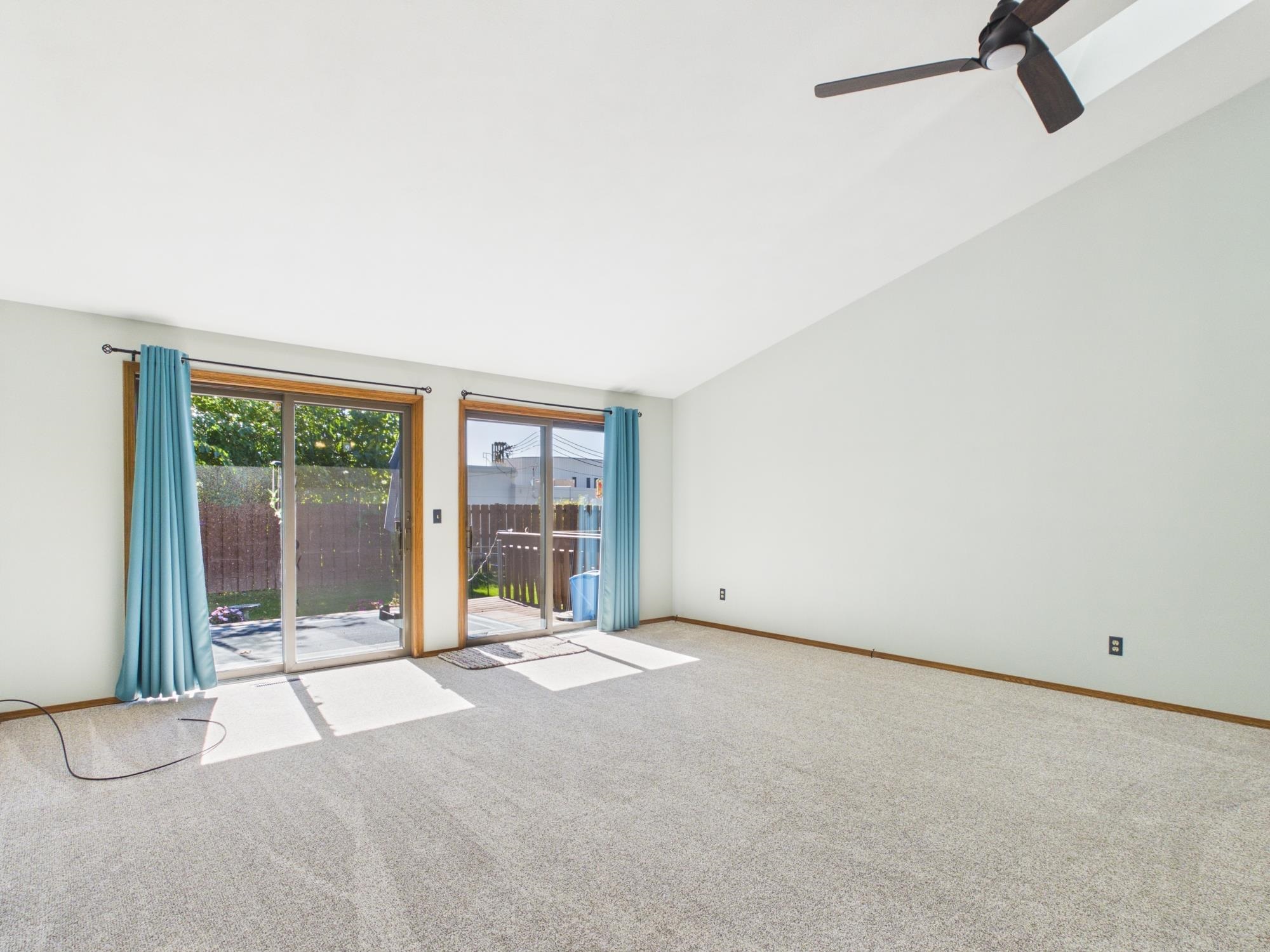 907 W RIDGEVIEW Drive