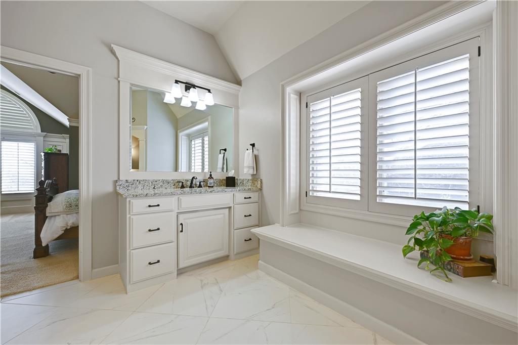 5414 W 164th Place