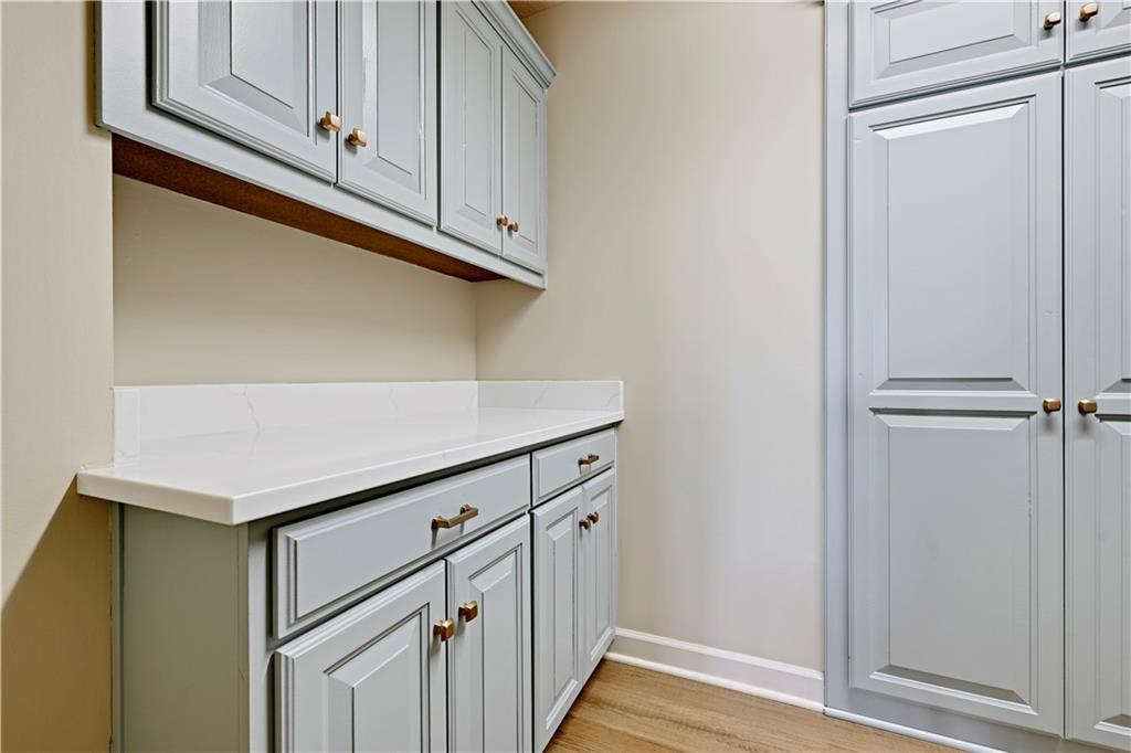 5414 W 164th Place