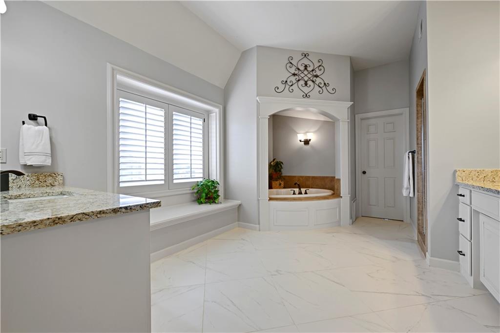 5414 W 164th Place