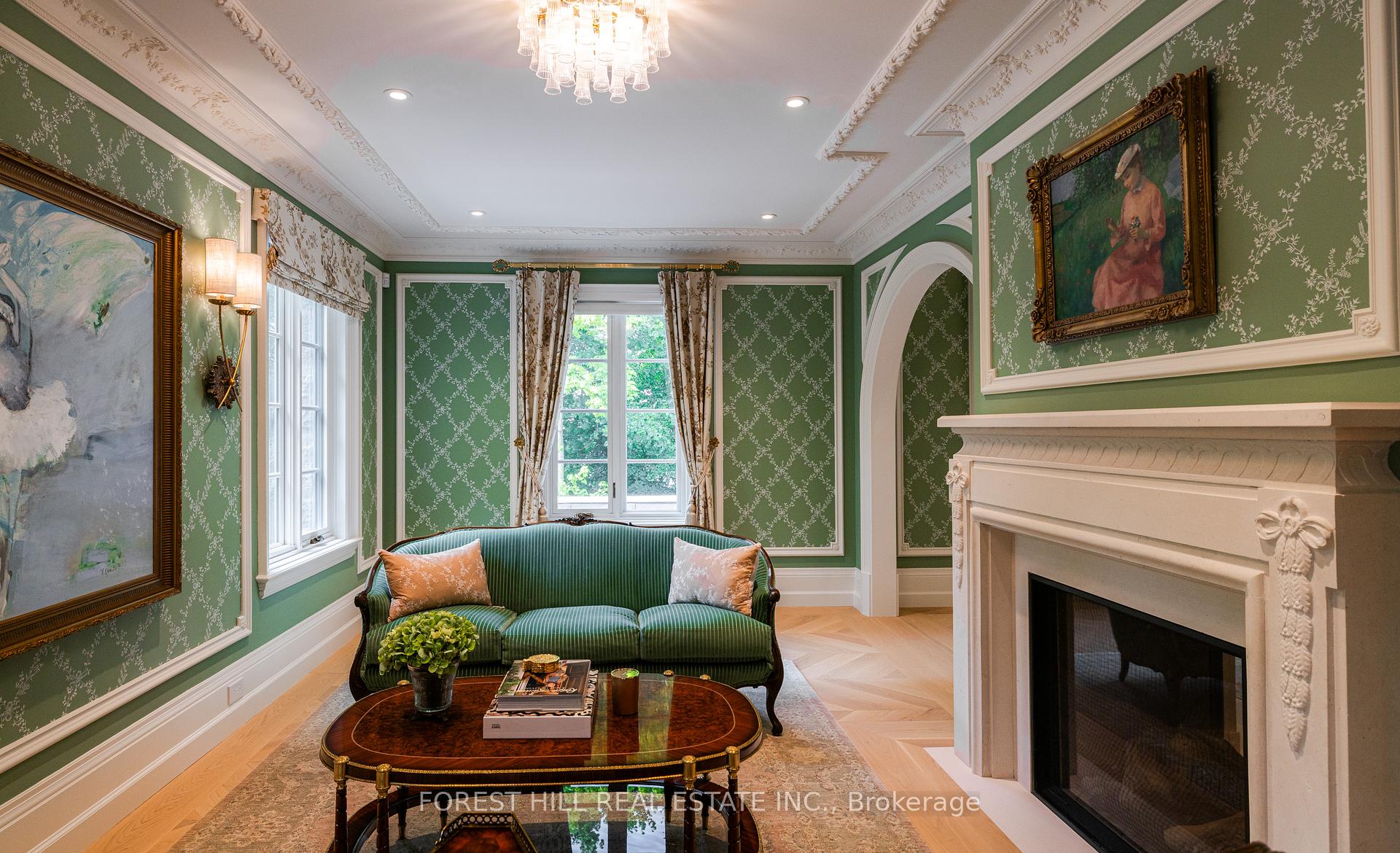 221 Forest Hill Road, Toronto