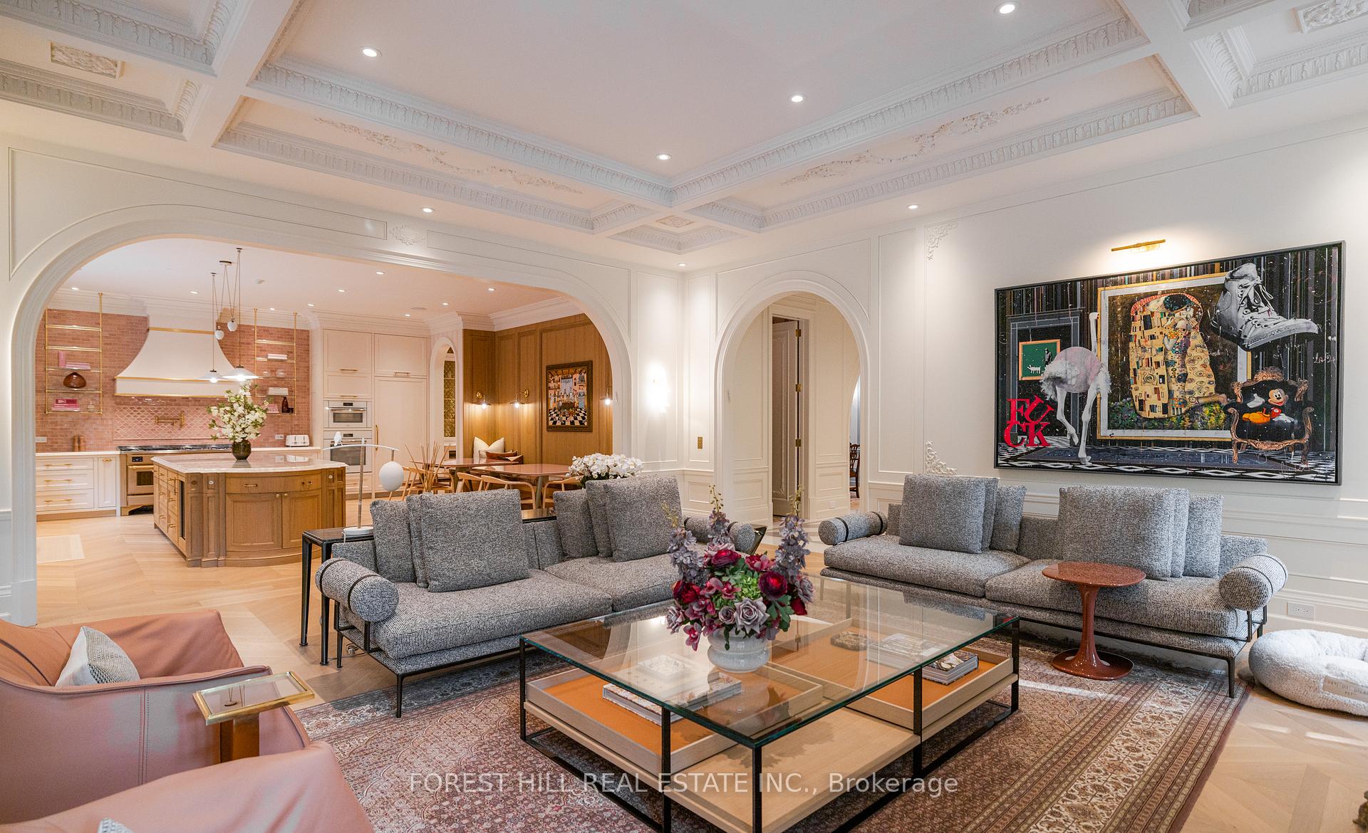 221 Forest Hill Road, Toronto