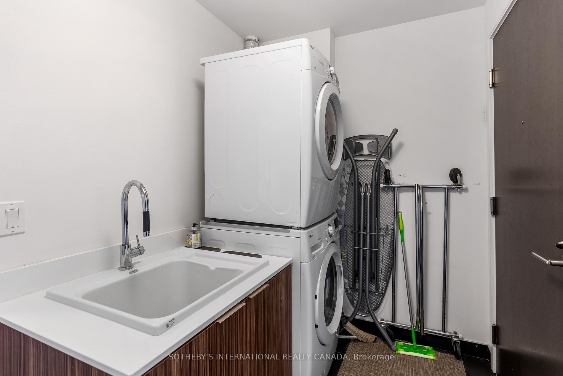 #2004 - 88 Scott Street, Toronto Unit: 2004