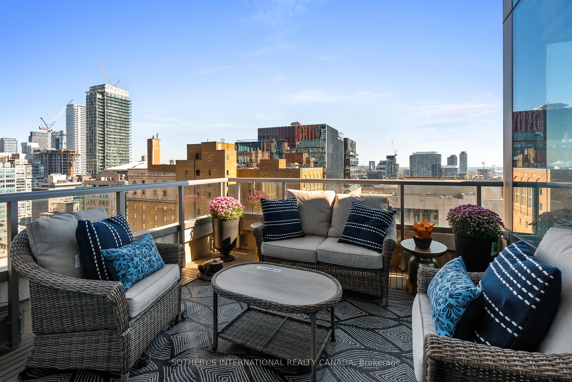 #2004 - 88 Scott Street, Toronto Unit: 2004