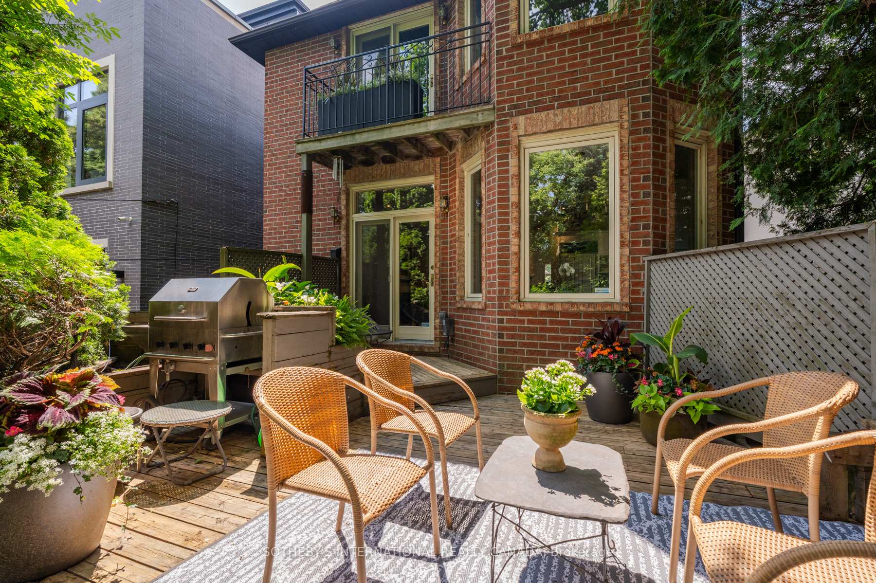 112 Sherwood Avenue, Toronto