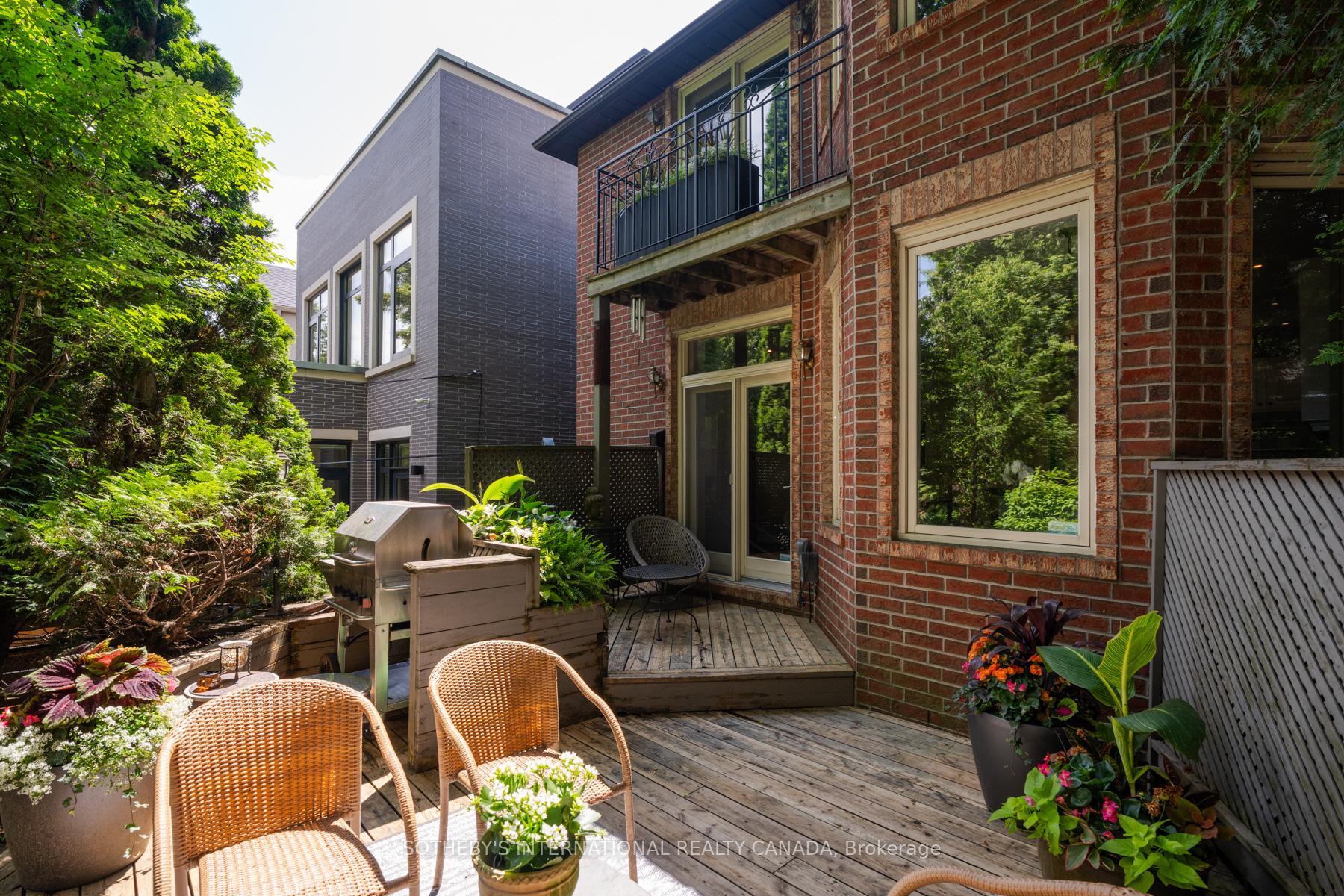 112 Sherwood Avenue, Toronto