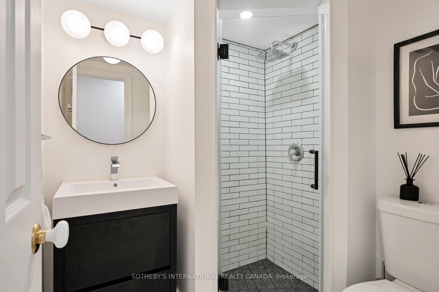 112 Sherwood Avenue, Toronto