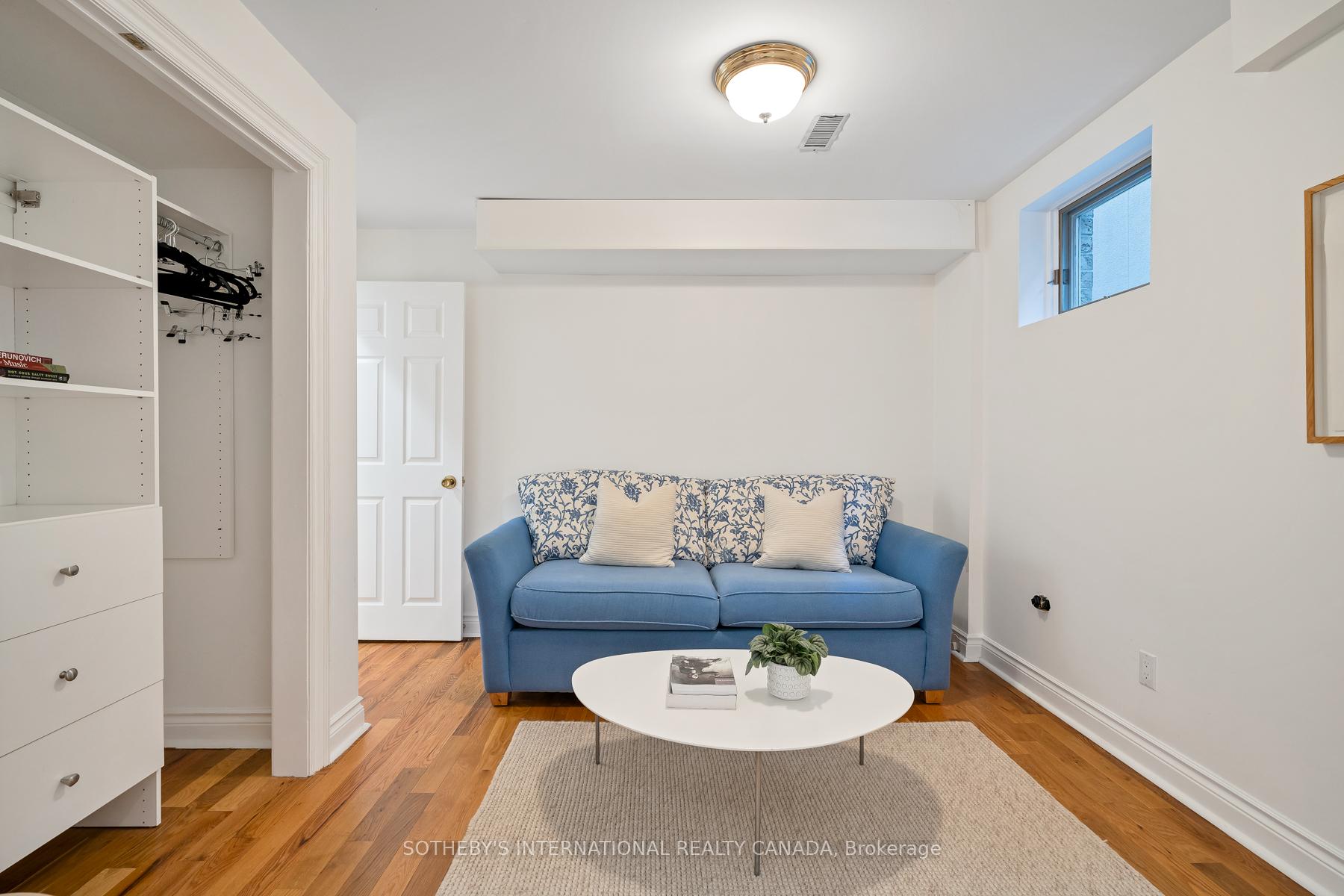 112 Sherwood Avenue, Toronto