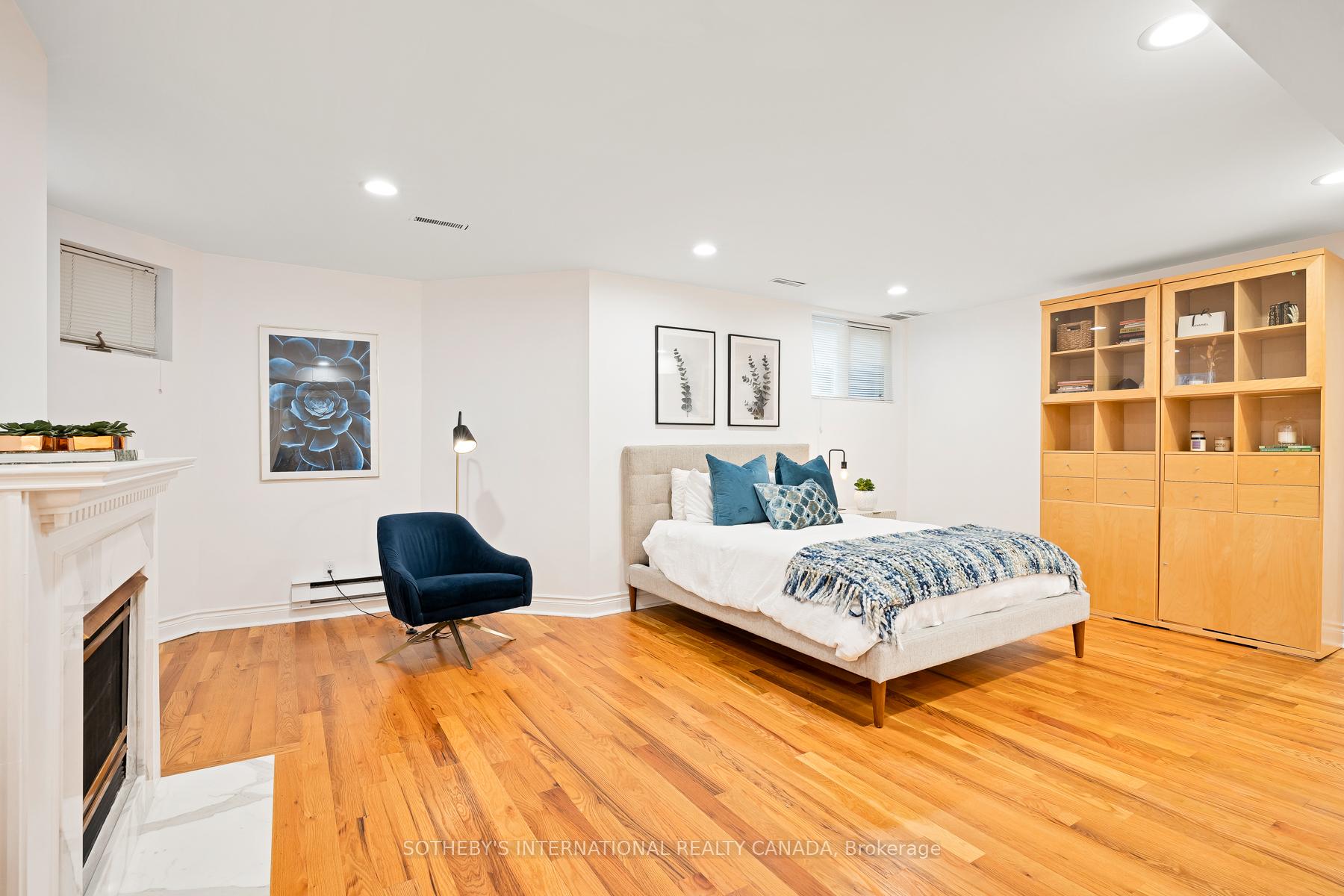 112 Sherwood Avenue, Toronto