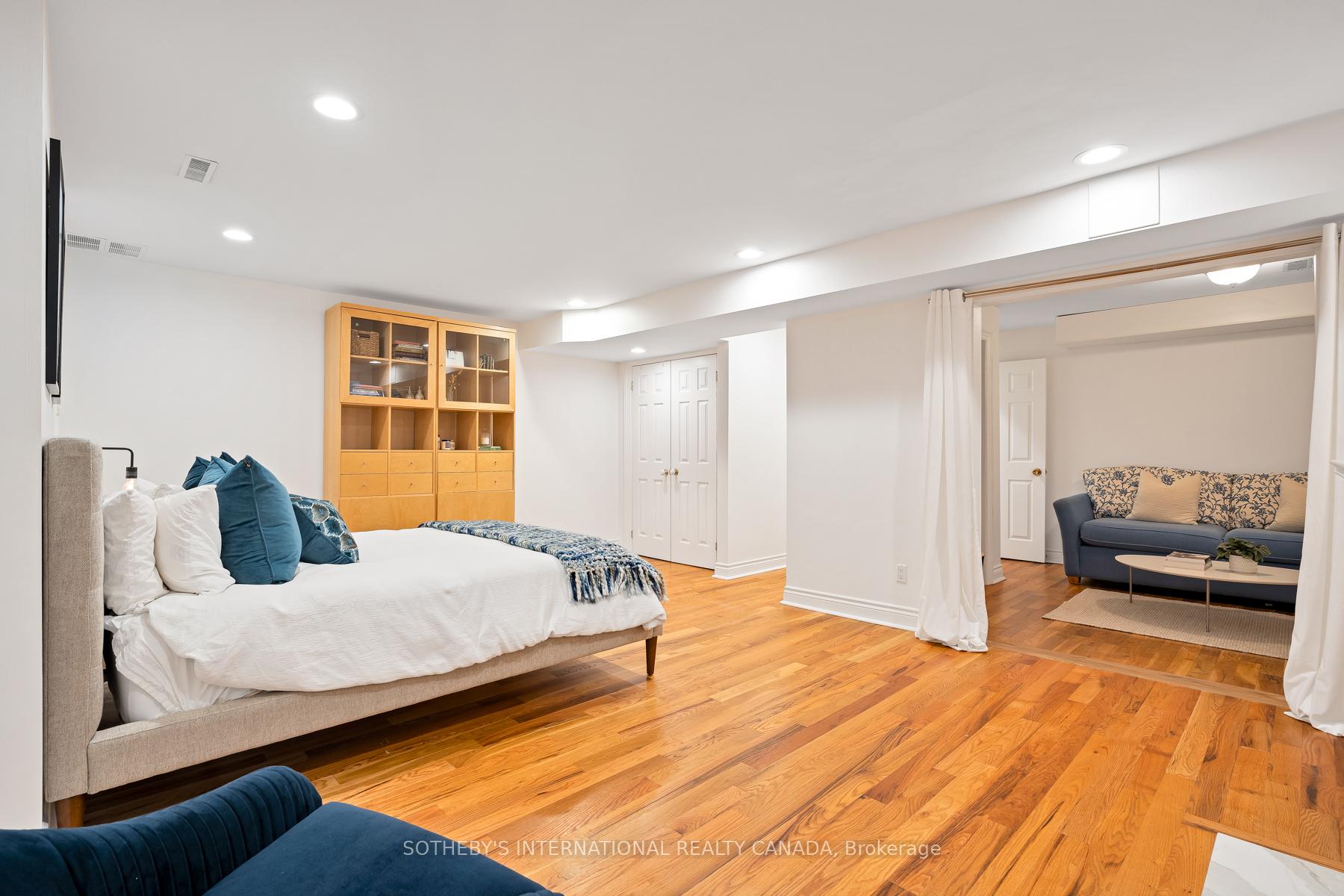112 Sherwood Avenue, Toronto