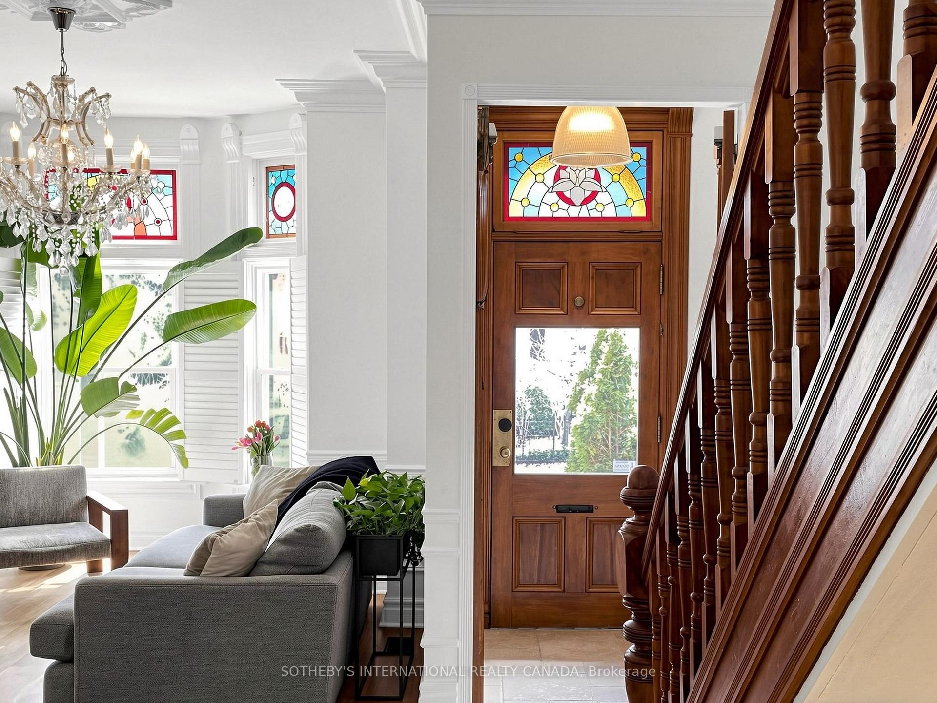 328 Wellesley Street E