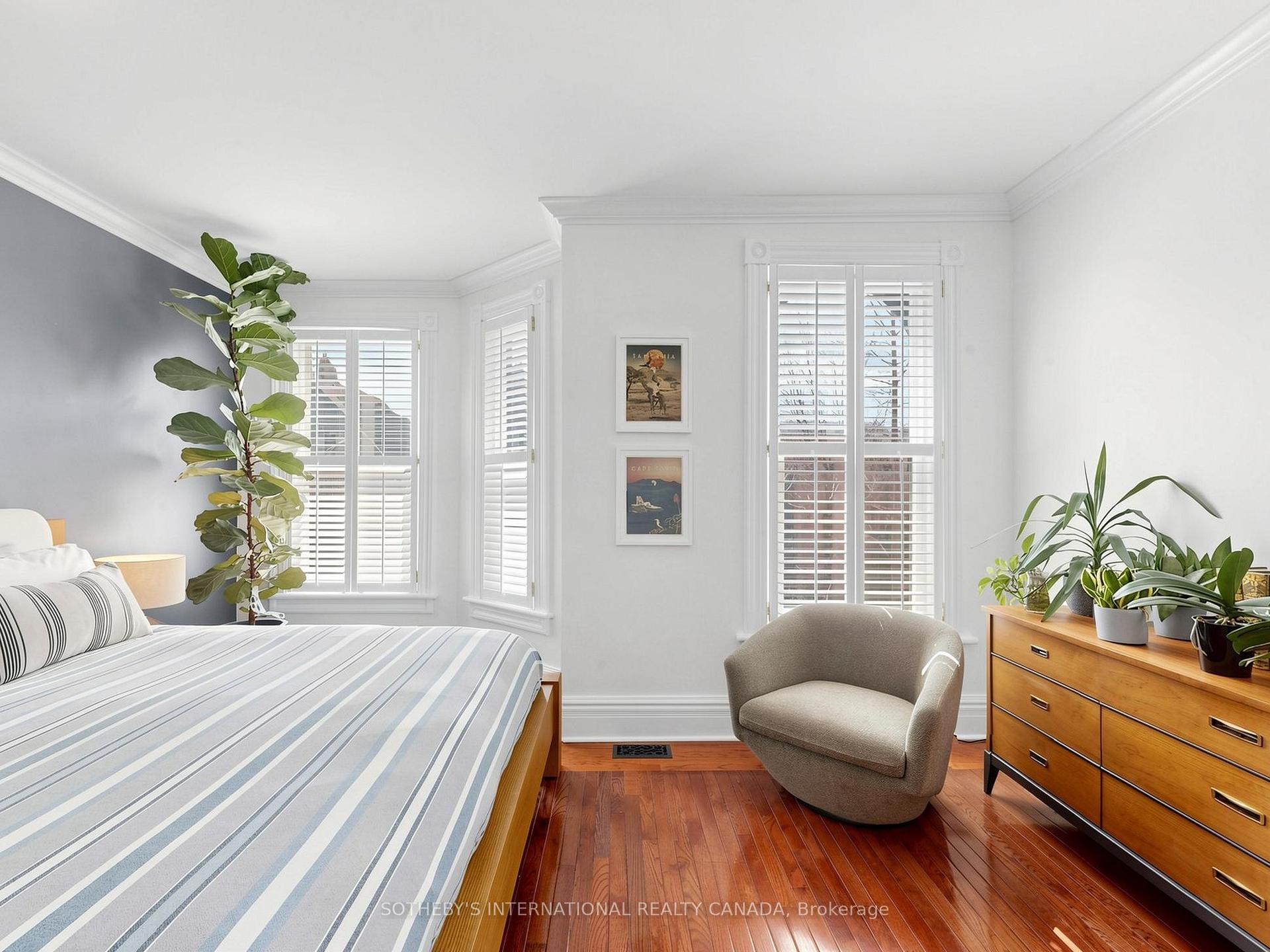 328 Wellesley Street E