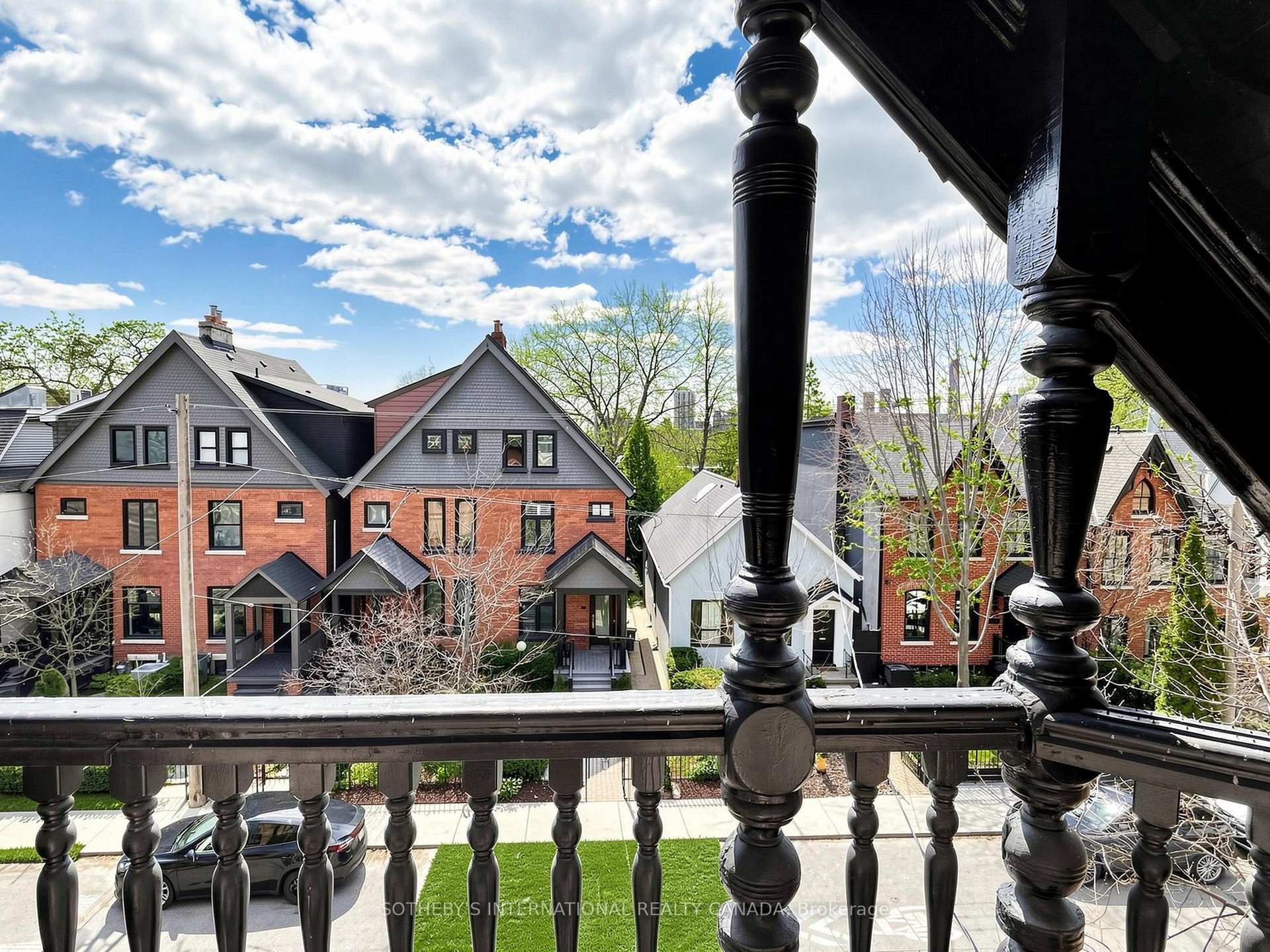 328 Wellesley Street E