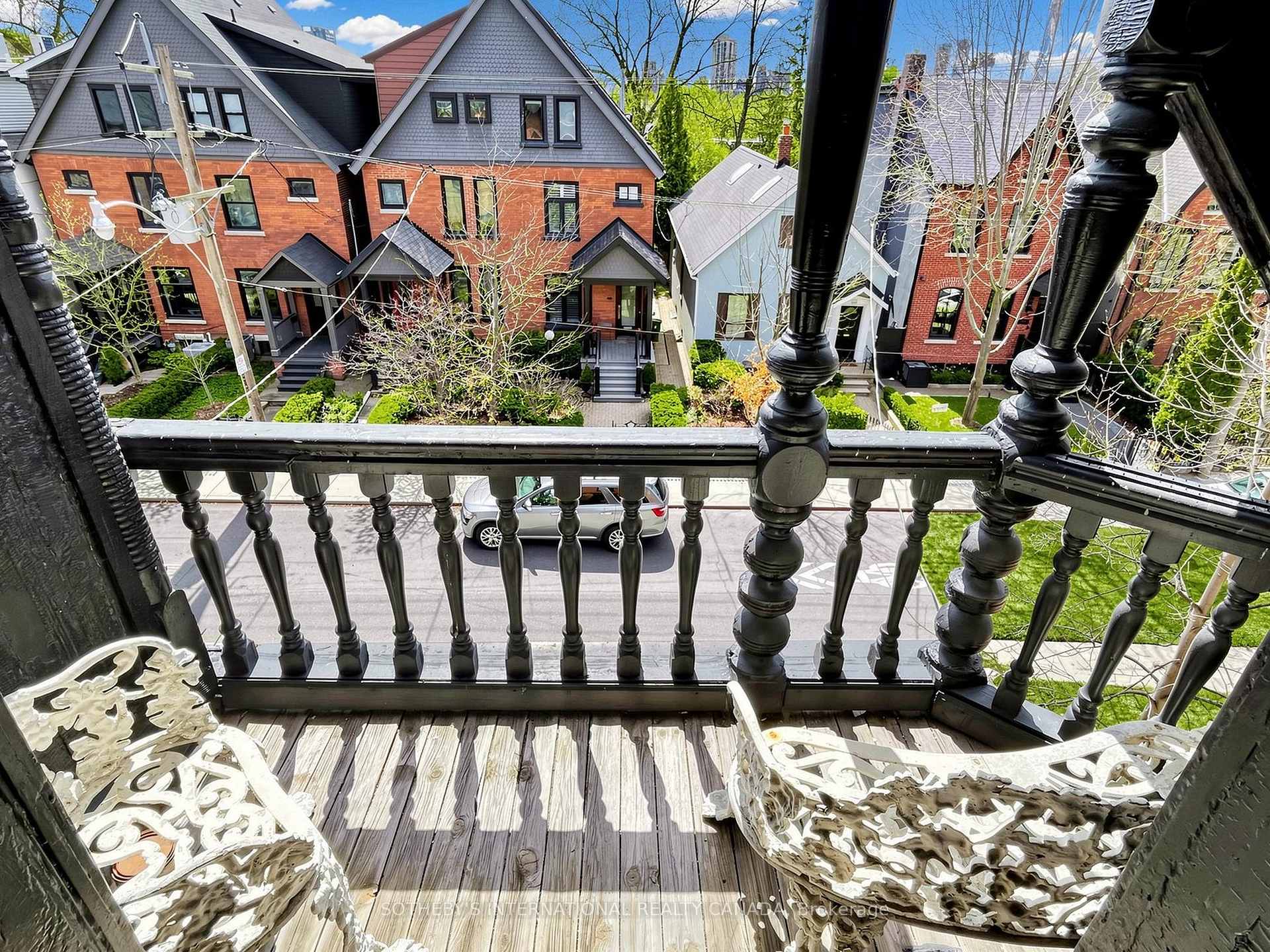 328 Wellesley Street E