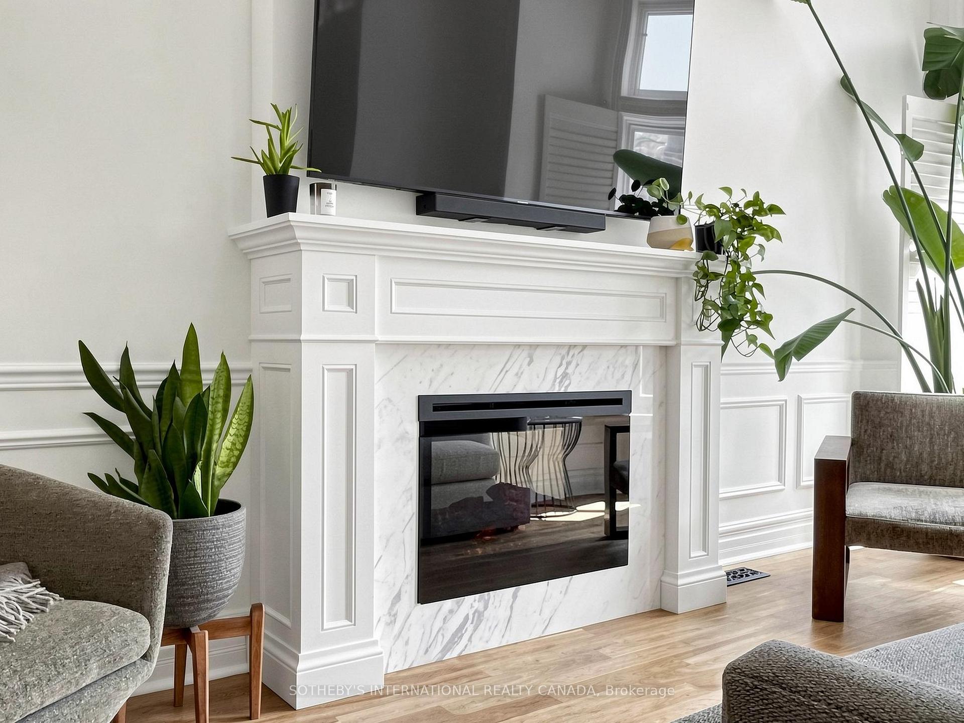 328 Wellesley Street E