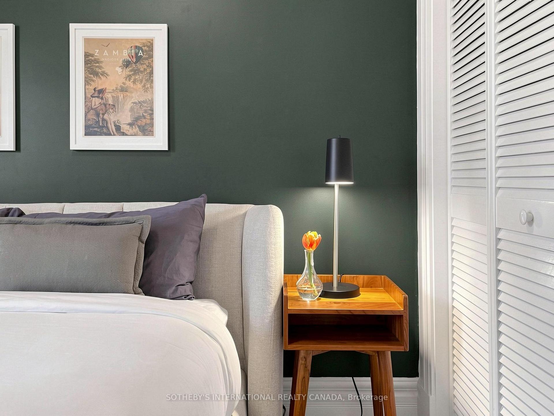 328 Wellesley Street E