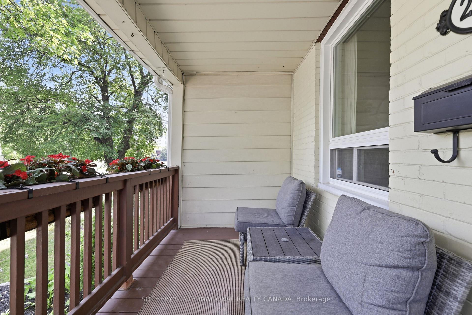 213 Oakcrest Avenue, Toronto