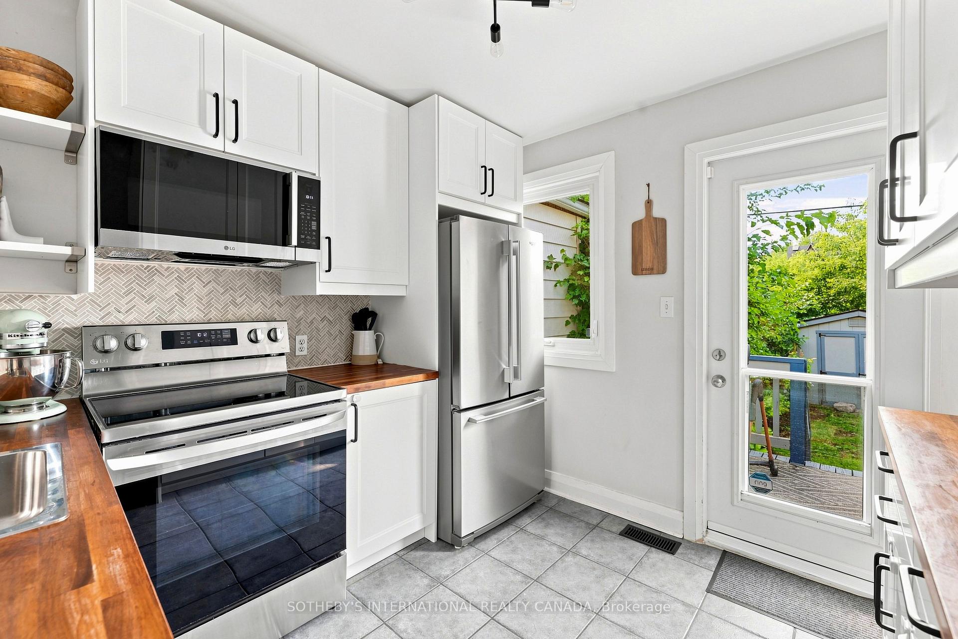 213 Oakcrest Avenue, Toronto