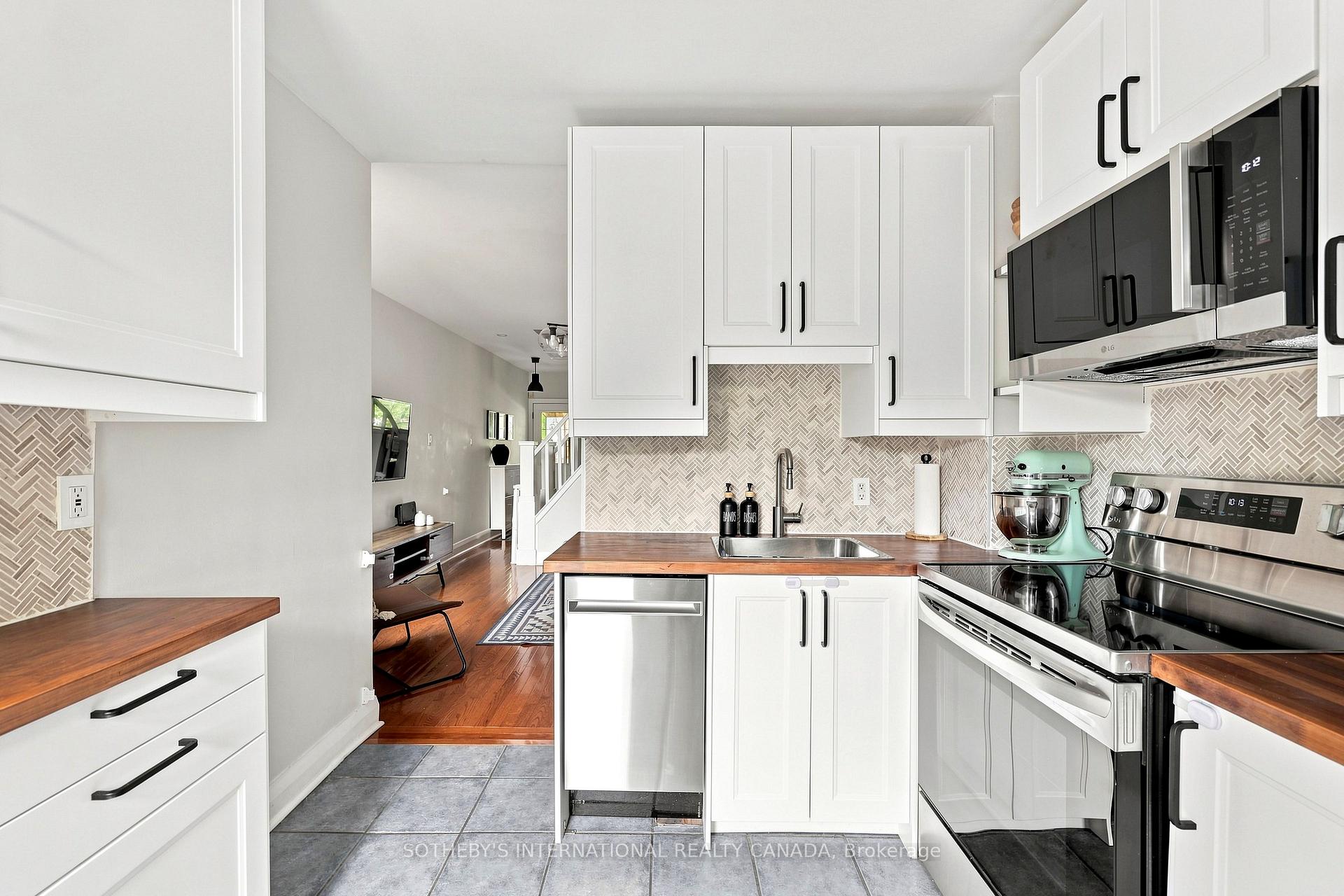 213 Oakcrest Avenue, Toronto