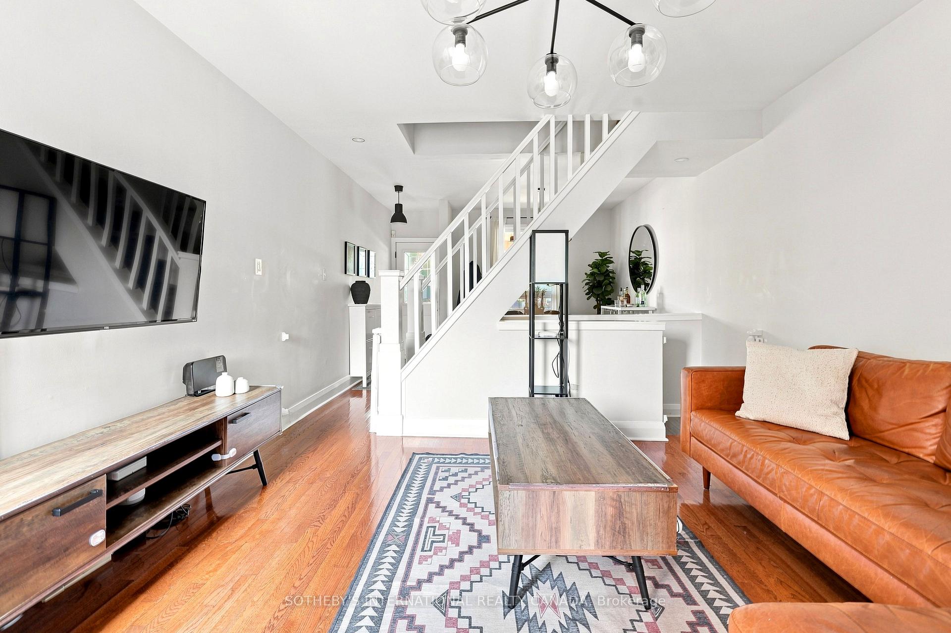 213 Oakcrest Avenue, Toronto