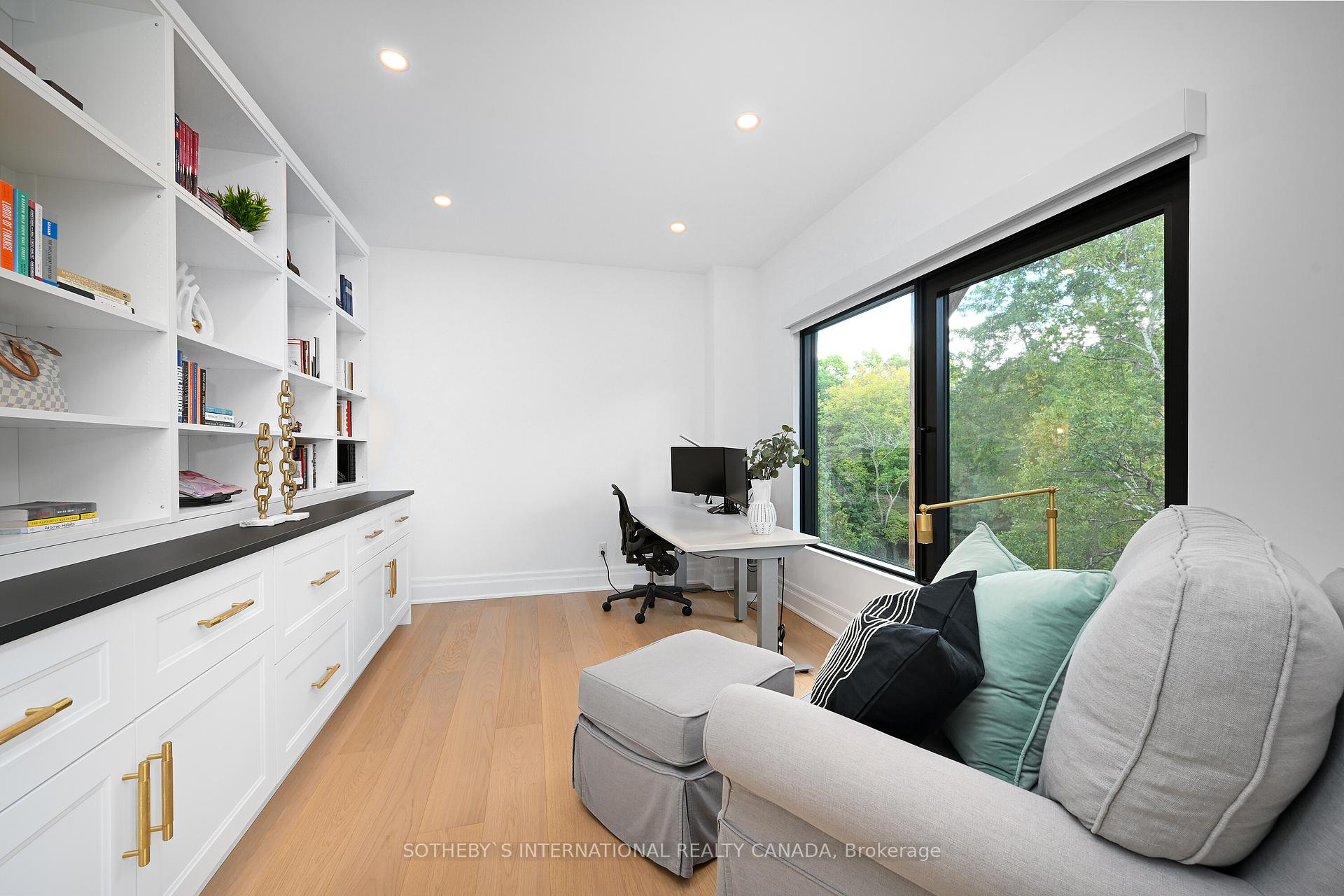 2376 8 SIDEROAD