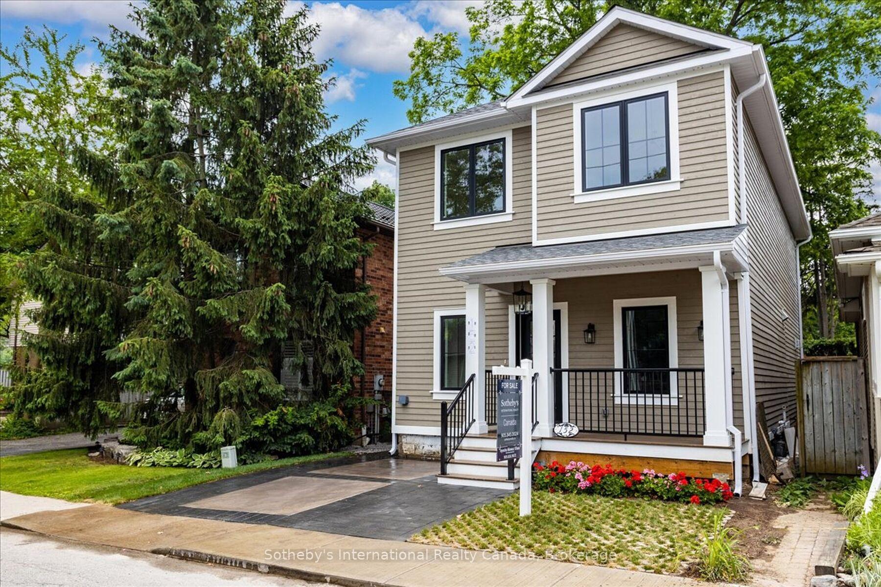 152 CHISHOLM Street