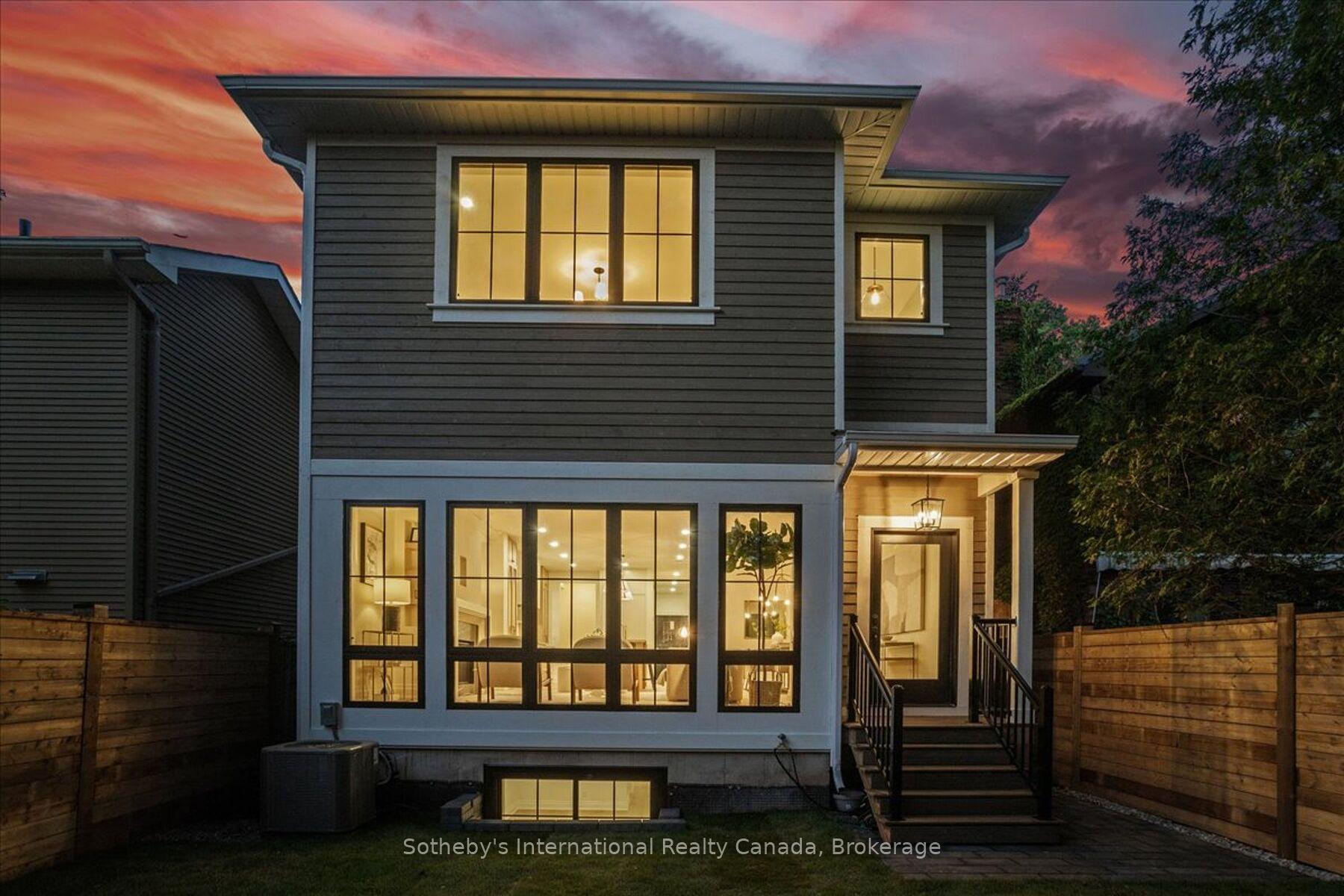 152 CHISHOLM Street