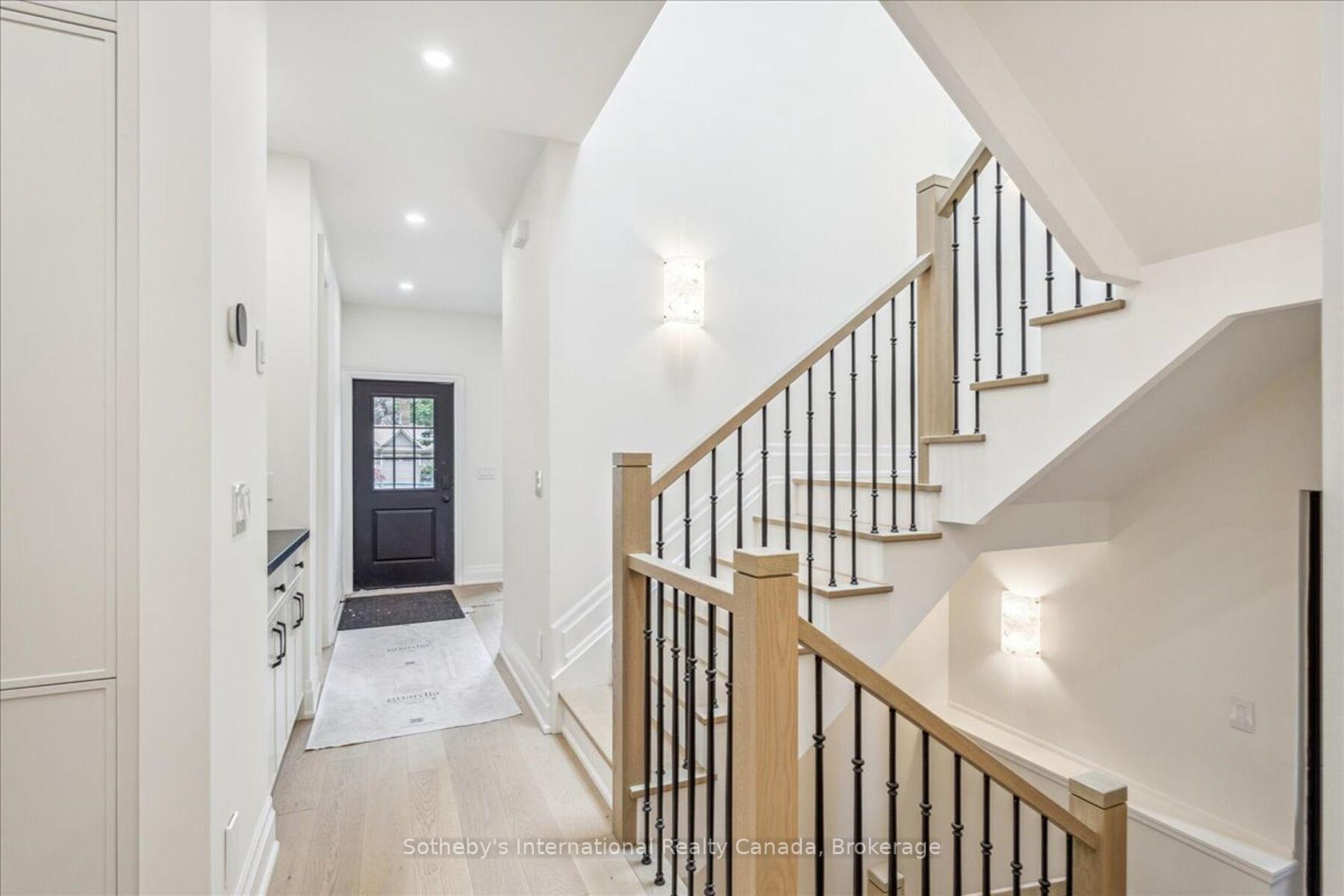 152 CHISHOLM Street