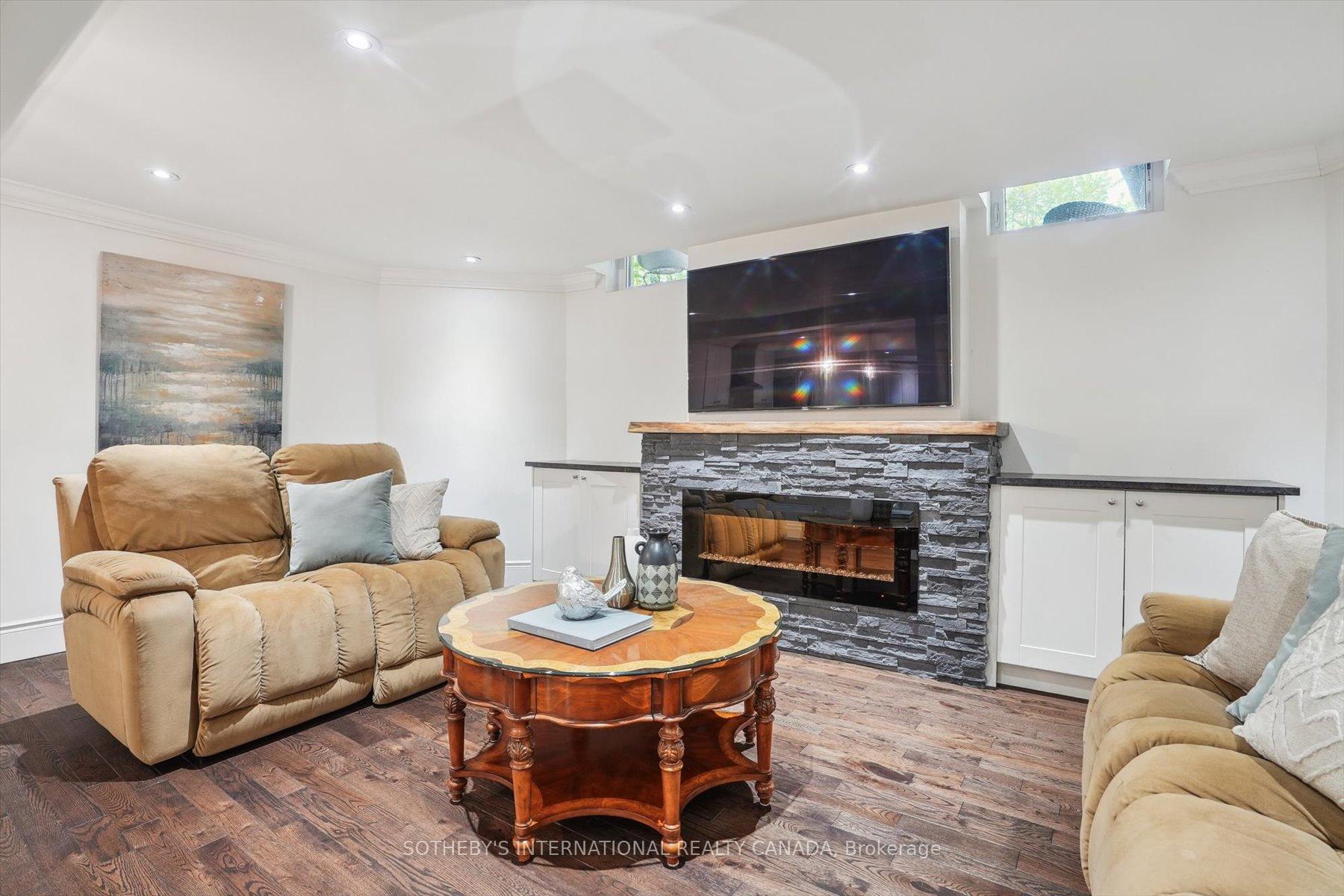 1662 Roundleaf Court