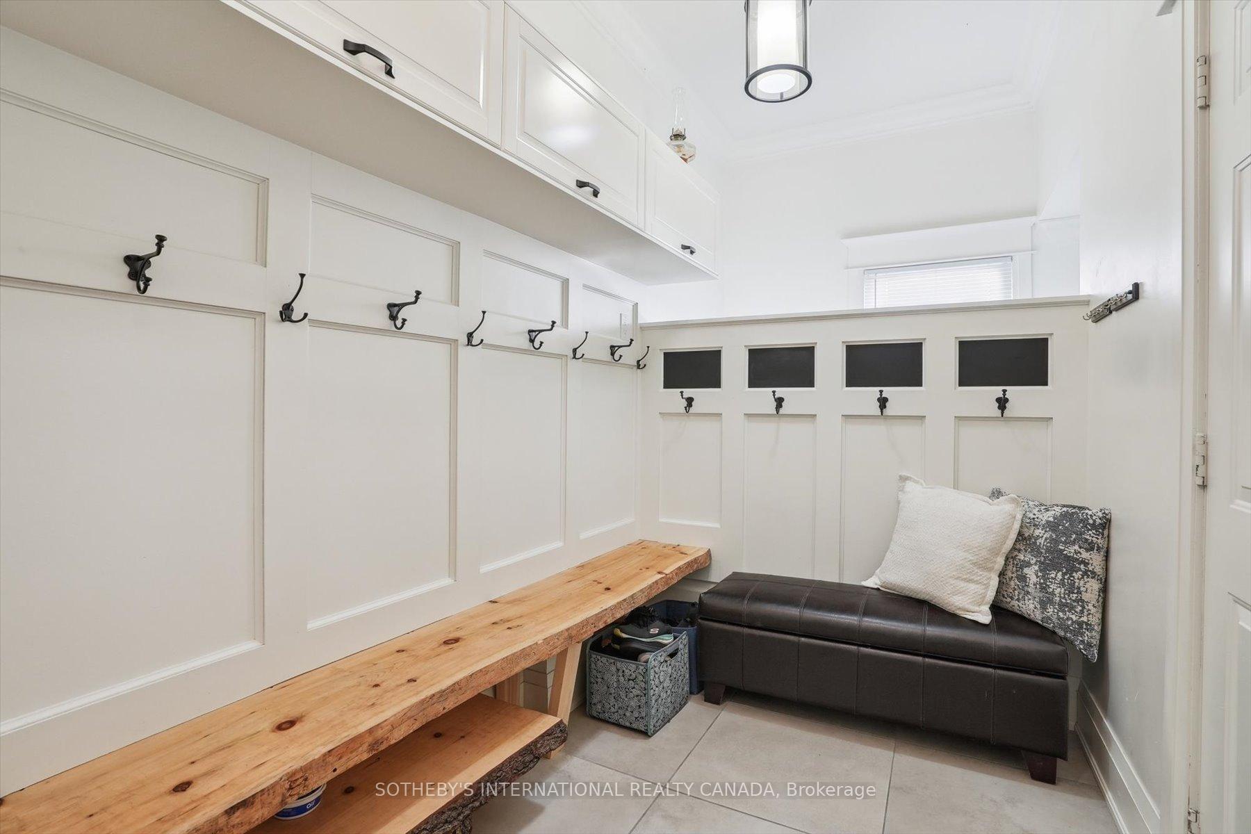 1662 Roundleaf Court
